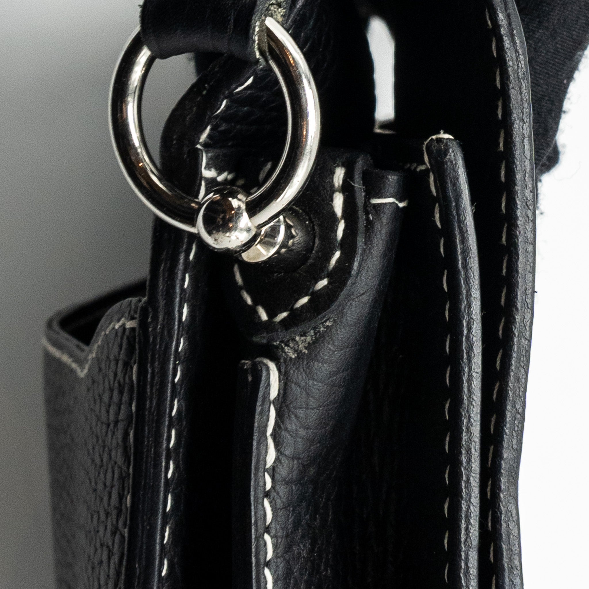 hermes-roulis-23-clemence-black-shw-stamp-square-r