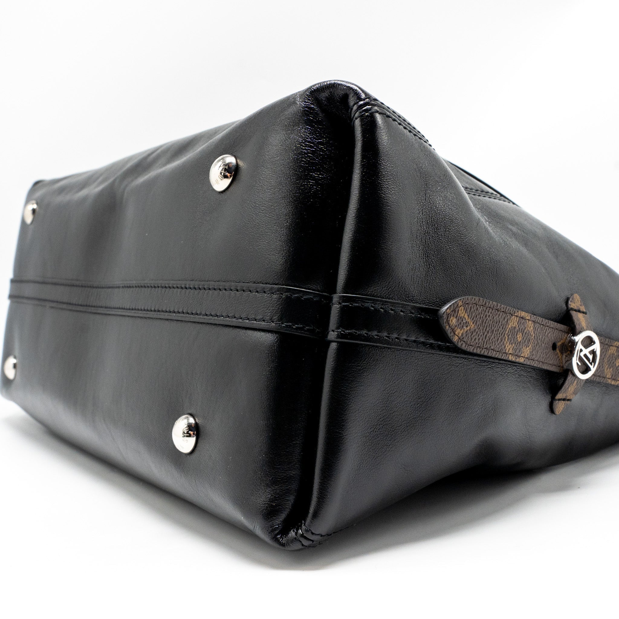 lv-carryall-dark-mm-m25143