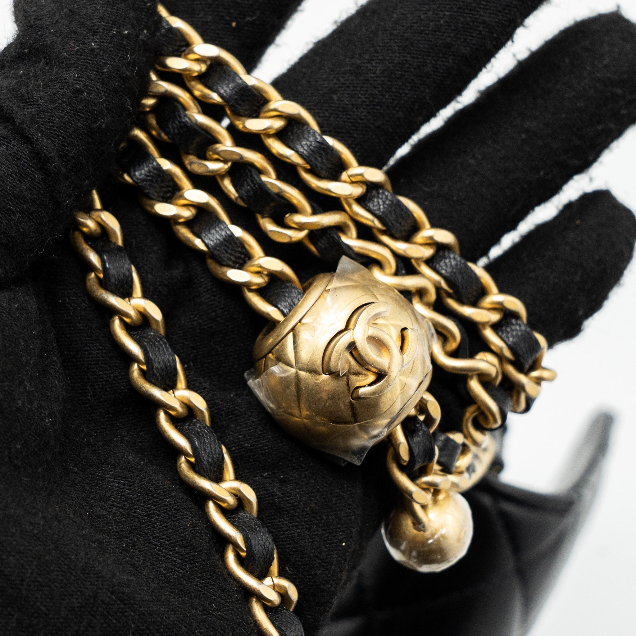 chanel-pearl-crush-wallet-on-chain-lambskin-black-ghw-microchip-11
