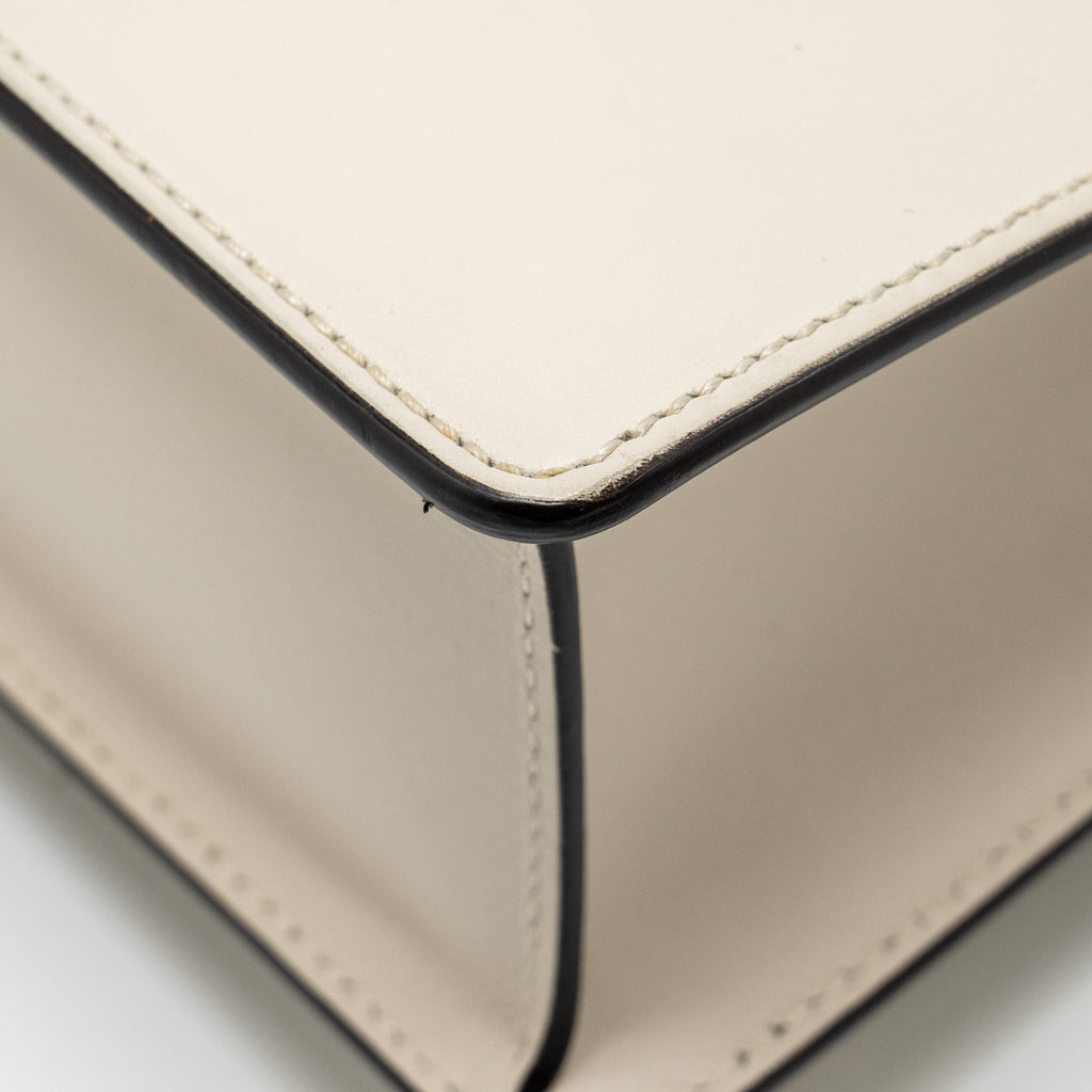 gucci-medium-sylvie-calfskin-white-ghw