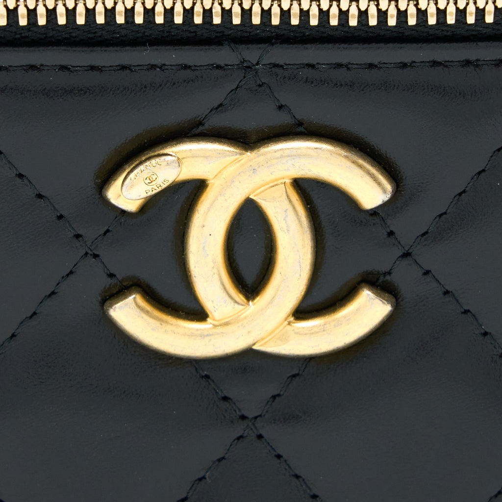 chanel-21a-gold-crush-mini-vanity-case-calfskin-black-brushed-ghw-1