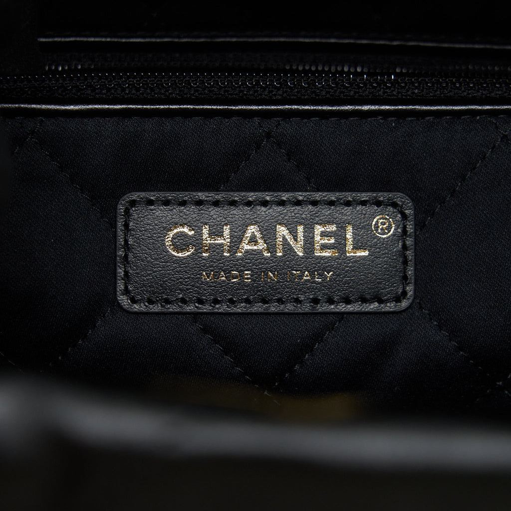 chanel-small-22-bag-black-with-ghw-microchip