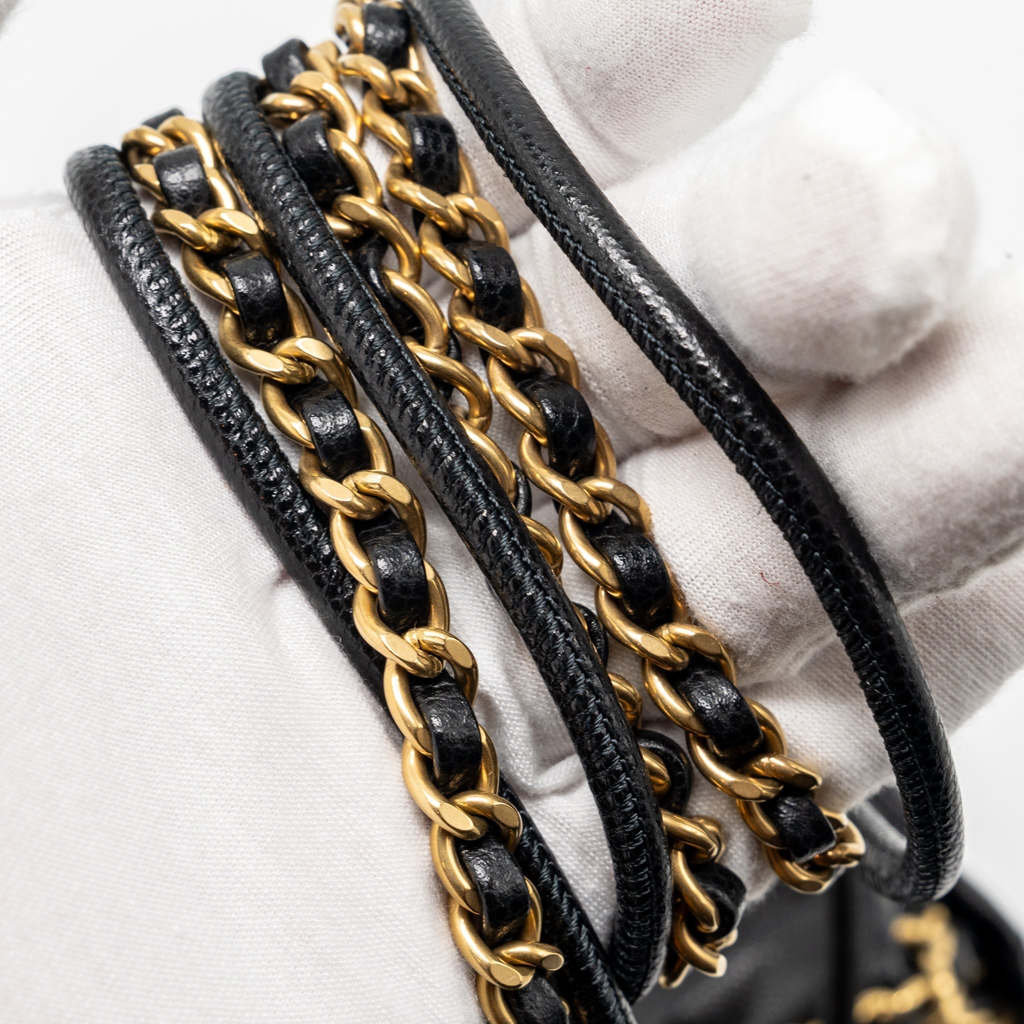 chanel-mini-22-bag-caviar-black-ghw-microchip-1
