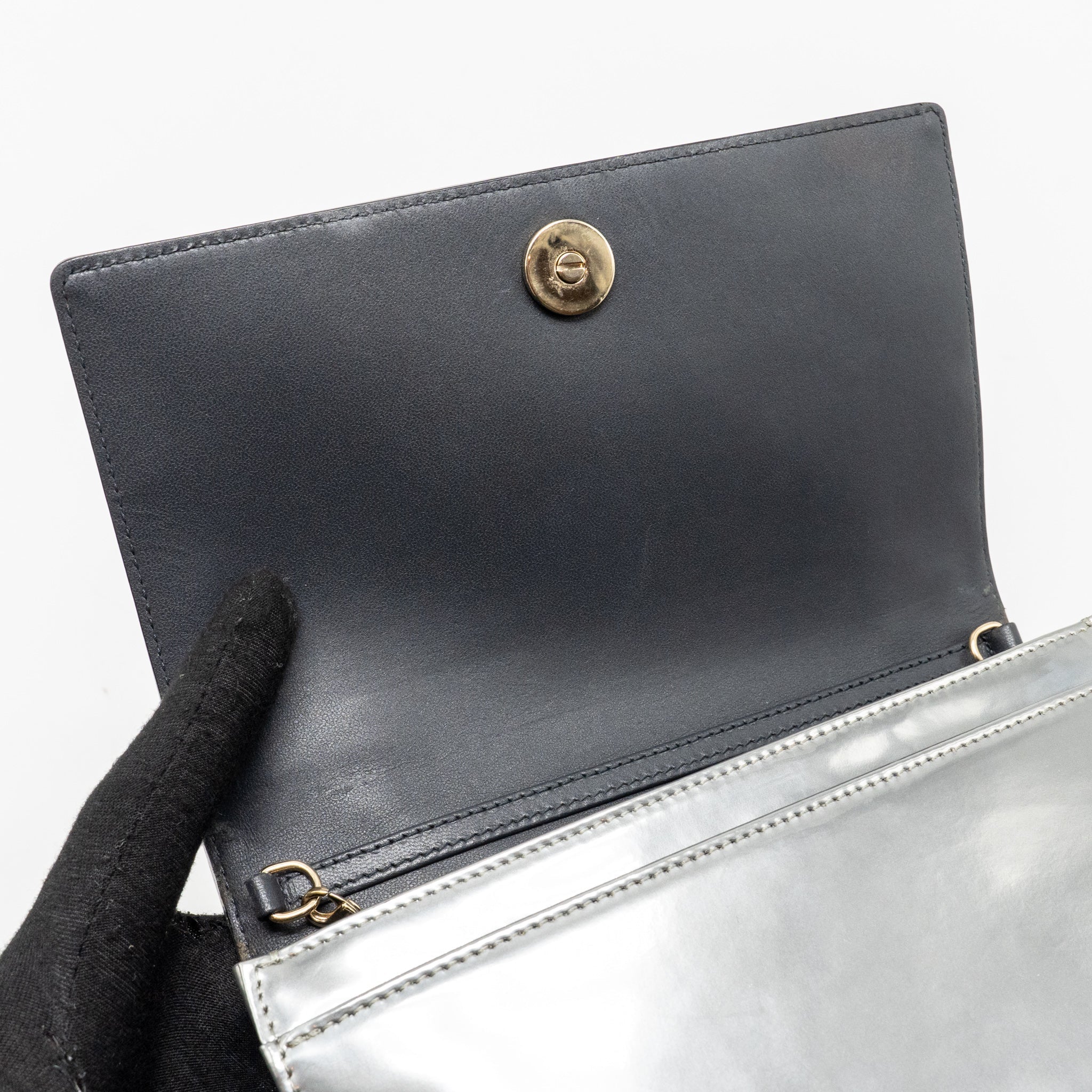 dior-diorama-wallet-on-chain-metallic-patent-silver-lghw