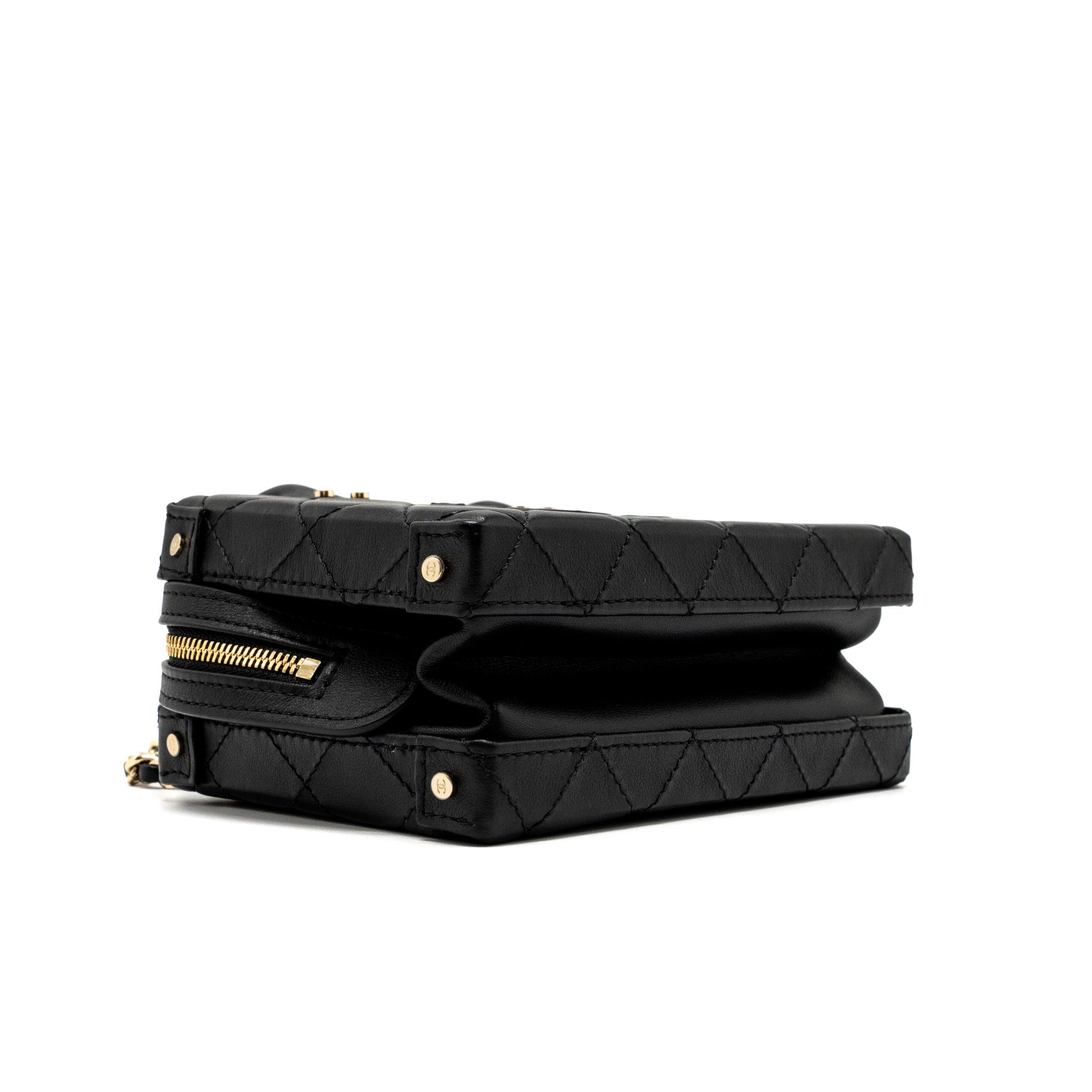 chanel-22b-small-vanity-case-calfskin-black-ghw-microchip-1