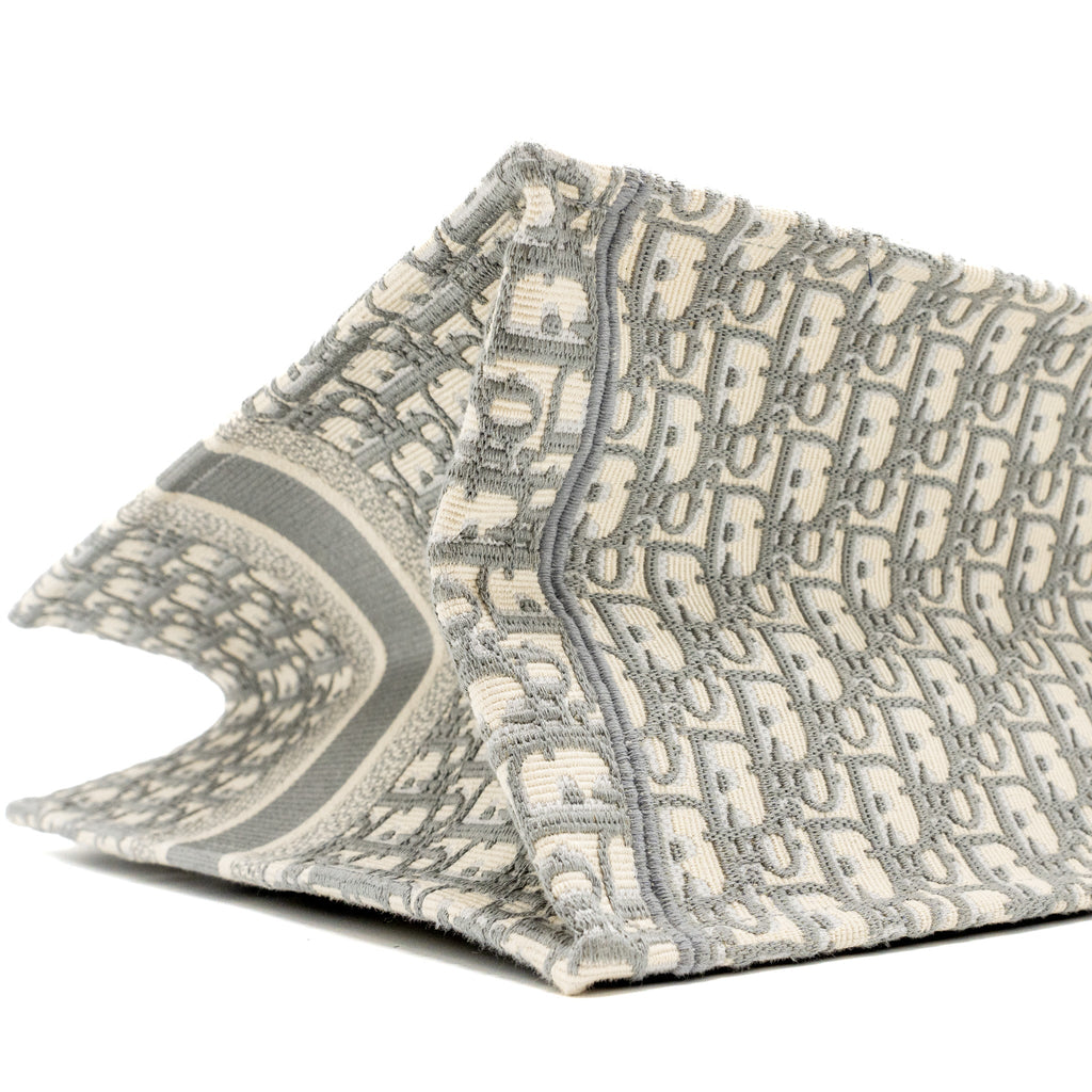 dior-large-book-tote-dior-oblique-embroidery-ecru-grey-1