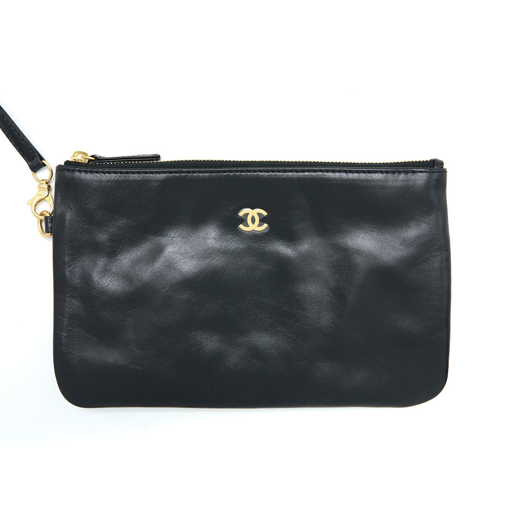 chanel-small-22-bag-calfskin-black-ghw-microchip