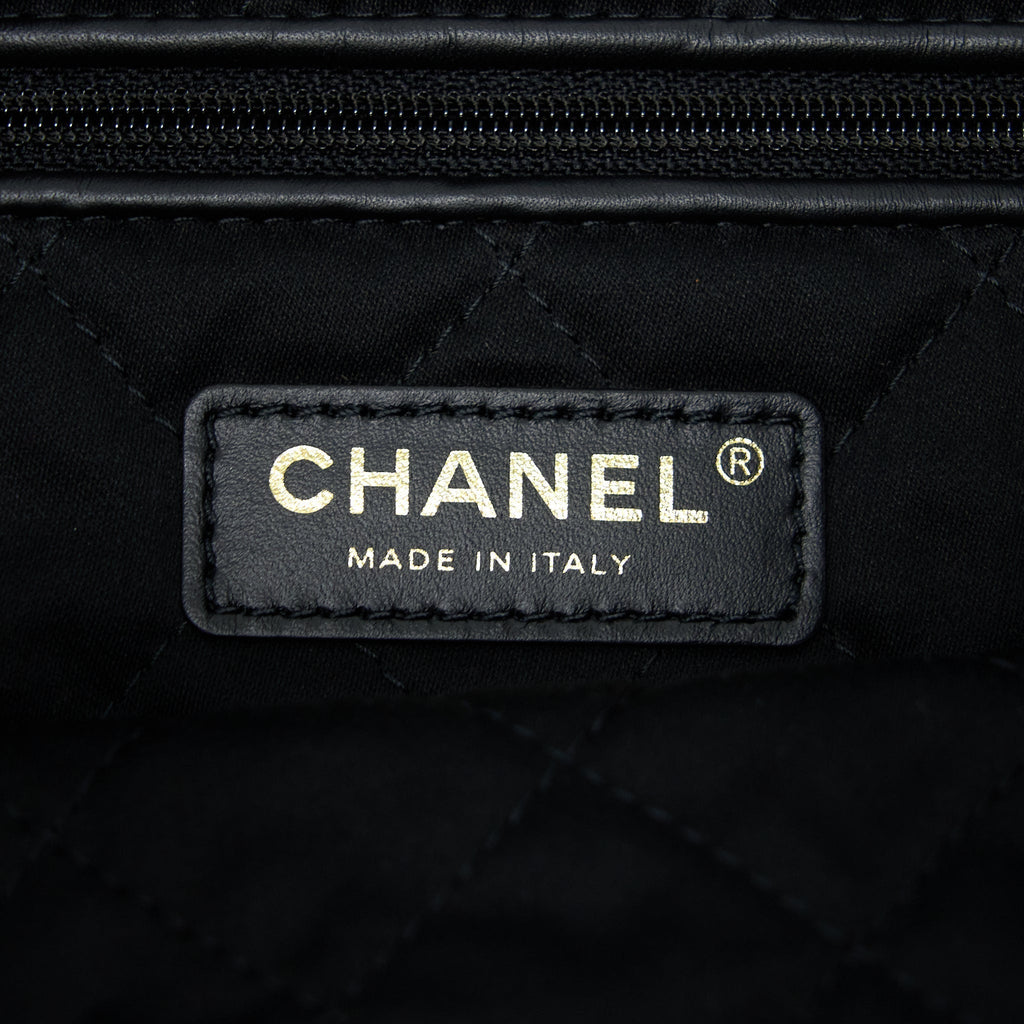 chanel-small-22-bag-calfskin-black-ghw-microchip