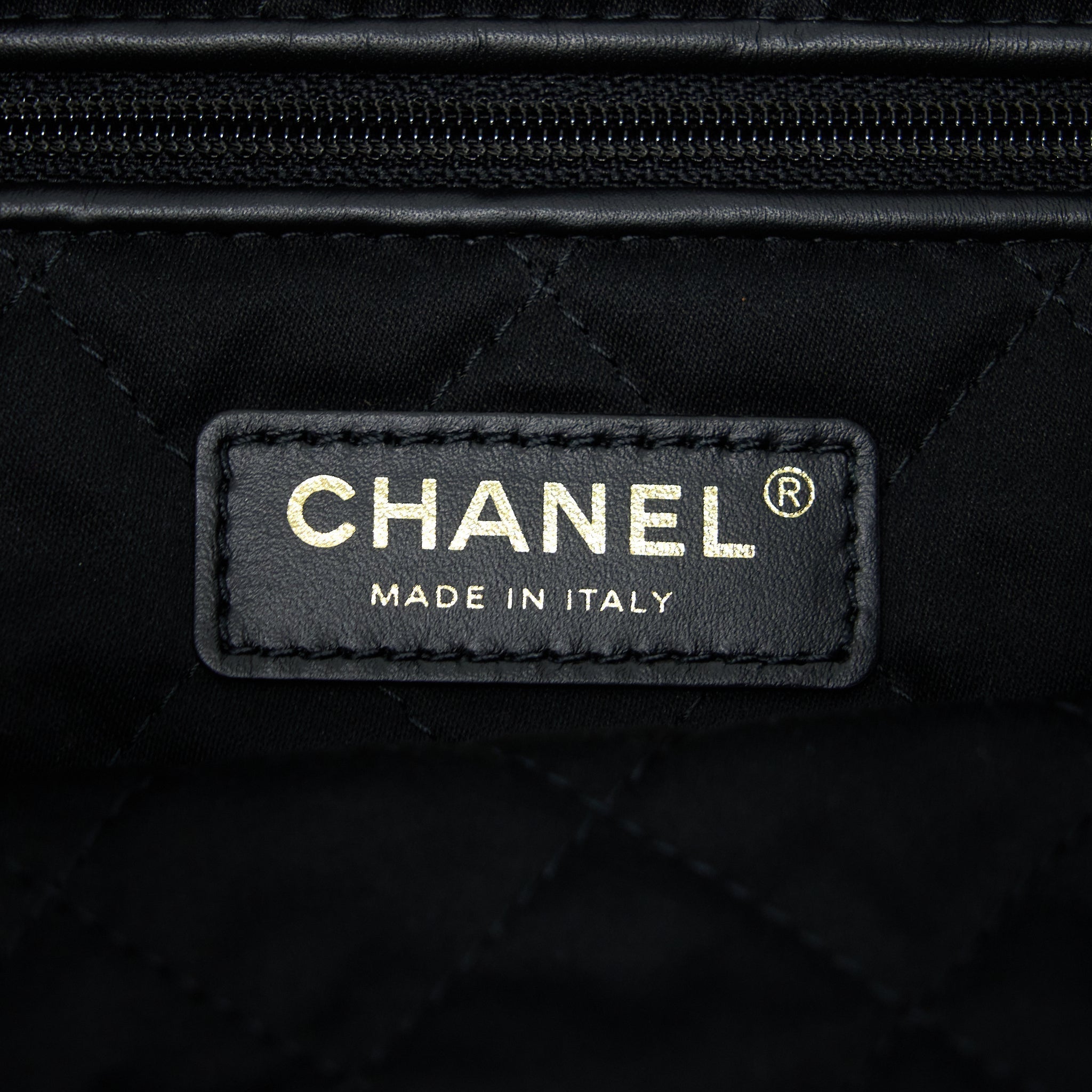 chanel-small-22-bag-calfskin-black-ghw-microchip