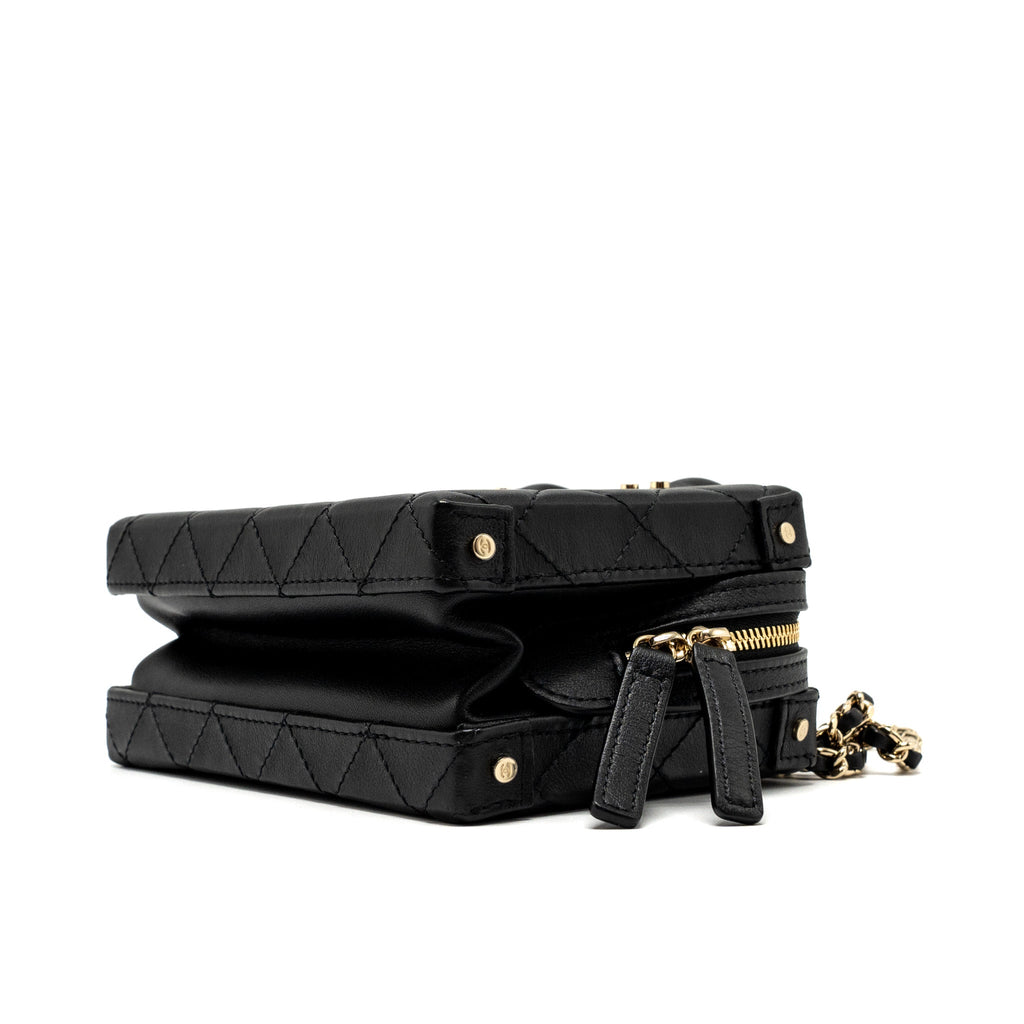 chanel-22b-small-vanity-case-calfskin-black-ghw-microchip-1