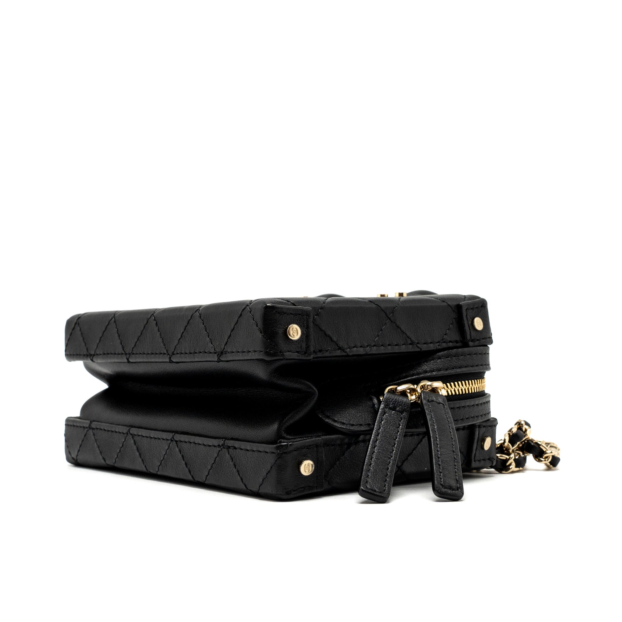 chanel-22b-small-vanity-case-calfskin-black-ghw-microchip-1