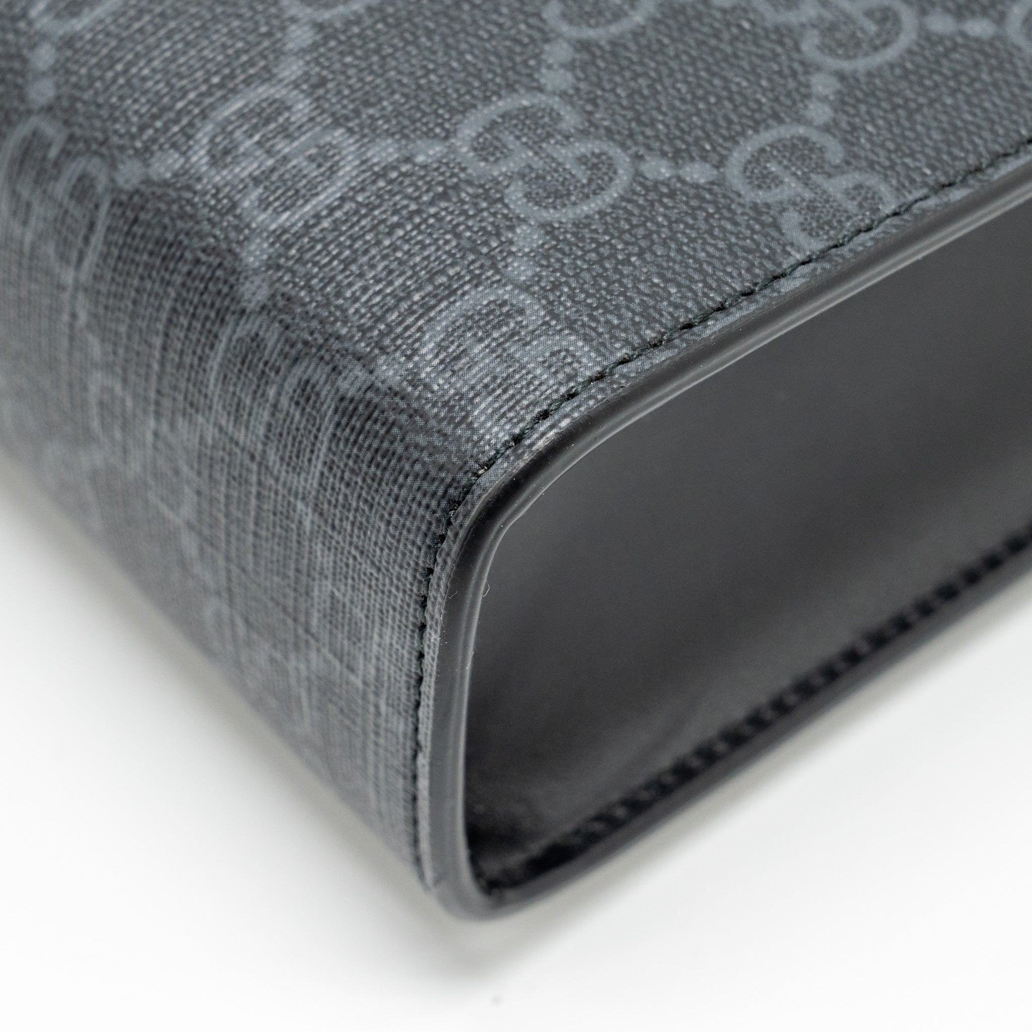 gucci-gg-supreme-canvas-leather-zip-clutch-black-multicolour-shw