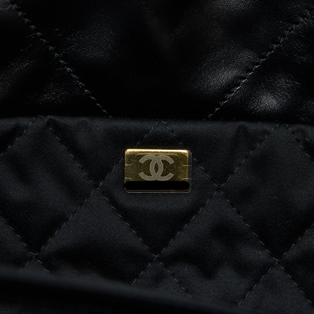 chanel-small-22-bag-calfskin-black-ghw-microchip