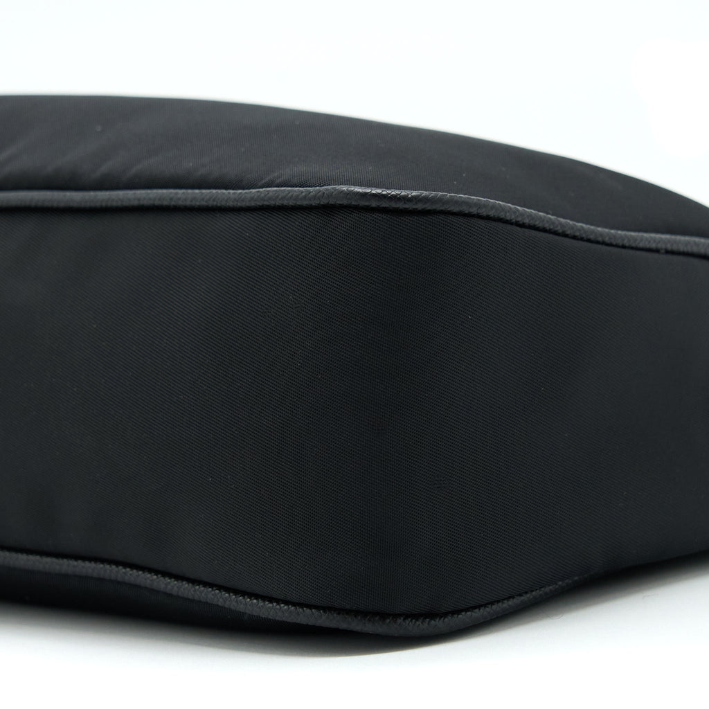 prada-reedition-2005-black-shw-3