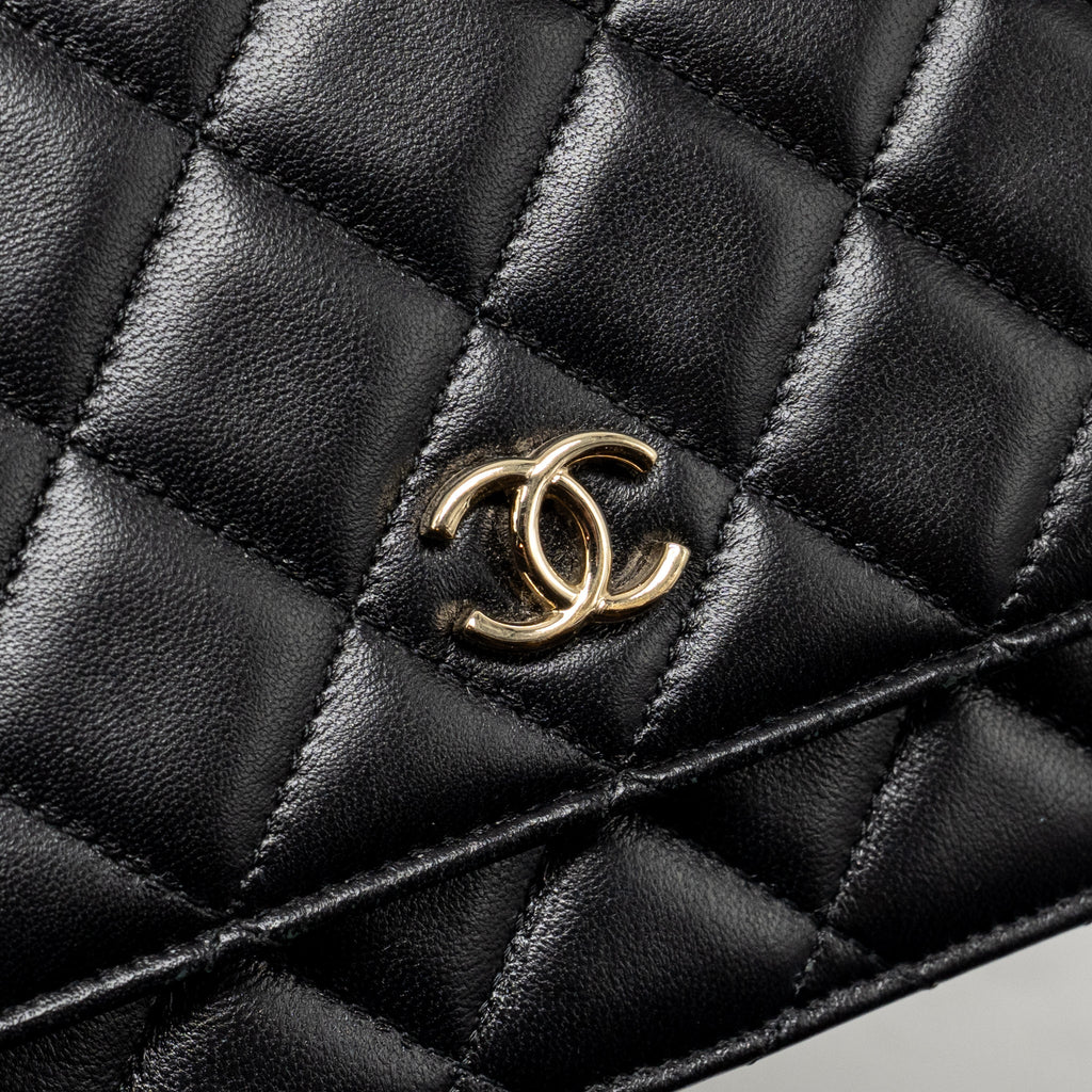chanel-coco-charm-wallet-on-chain-lambskin-black-lghw-1