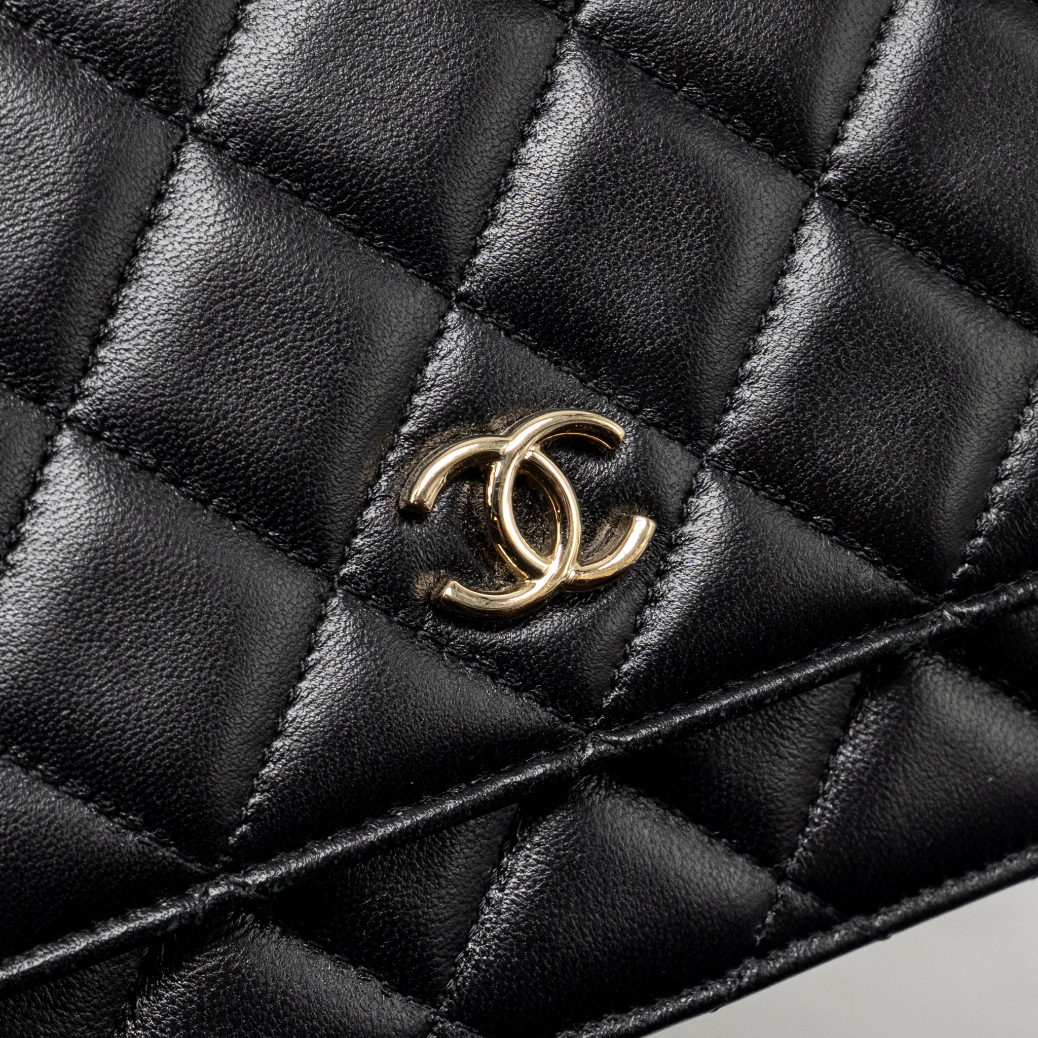 chanel-coco-charm-wallet-on-chain-lambskin-black-lghw-1