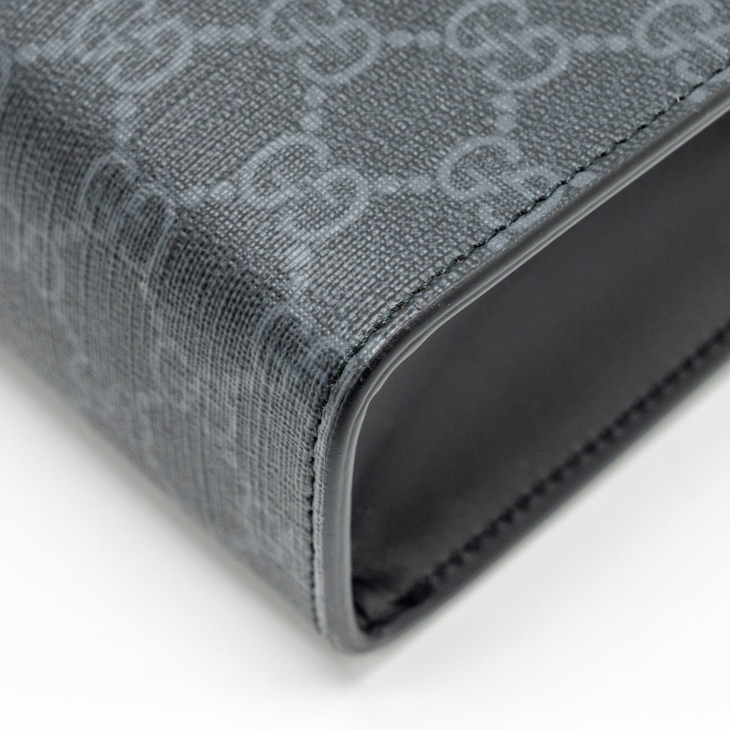 gucci-gg-supreme-canvas-leather-zip-clutch-black-multicolour-shw