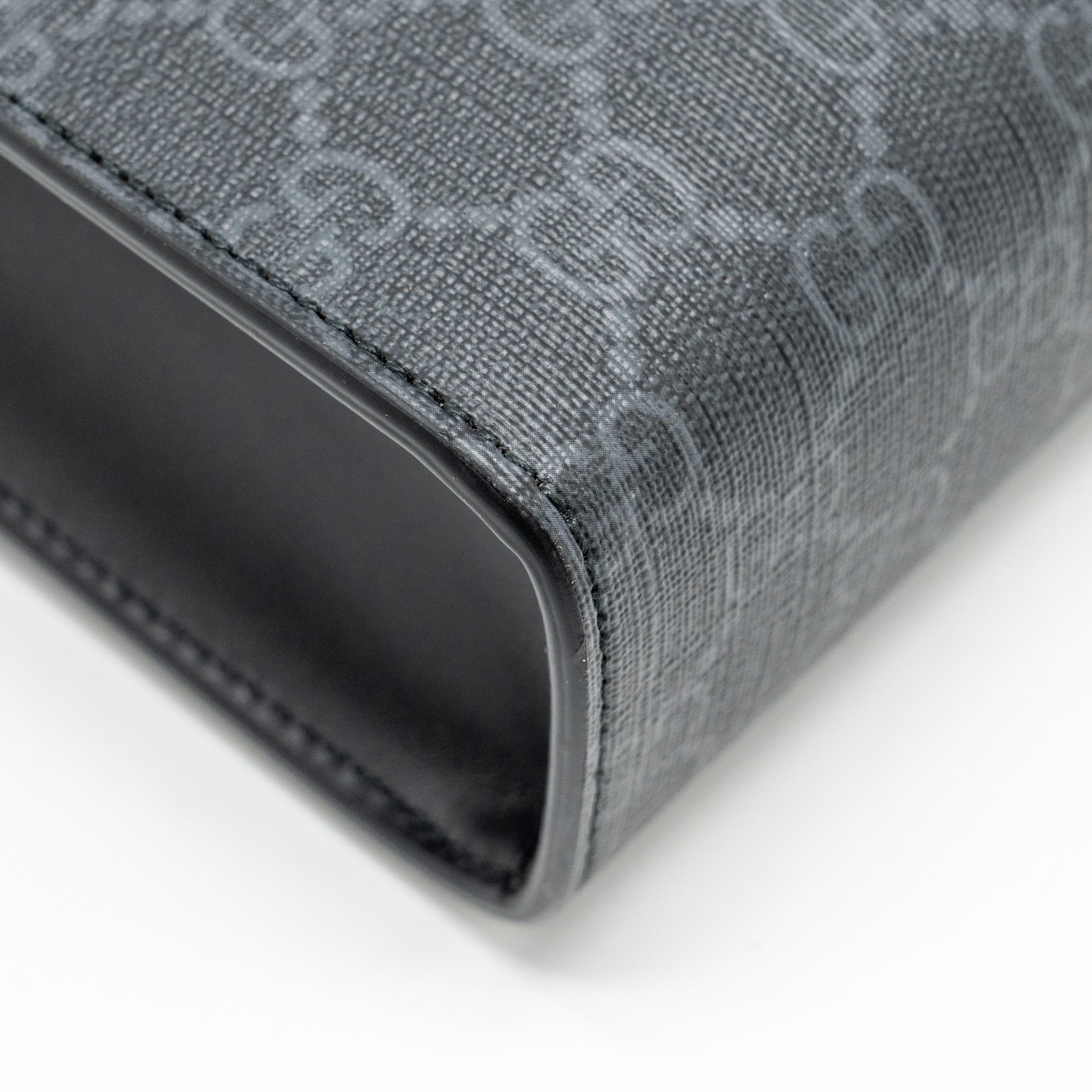 gucci-gg-supreme-canvas-leather-zip-clutch-black-multicolour-shw
