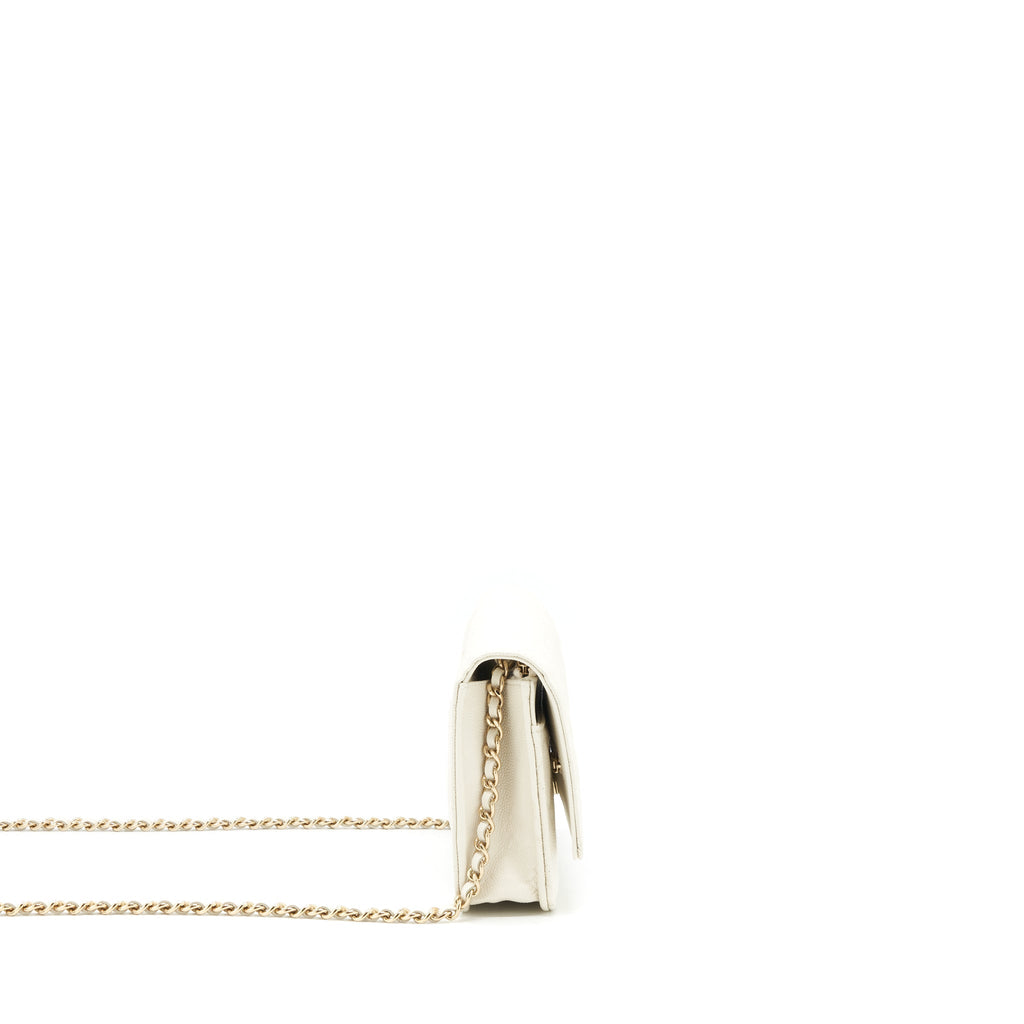 chanel-classic-wallet-on-chain-caviar-white-lghw-microchip