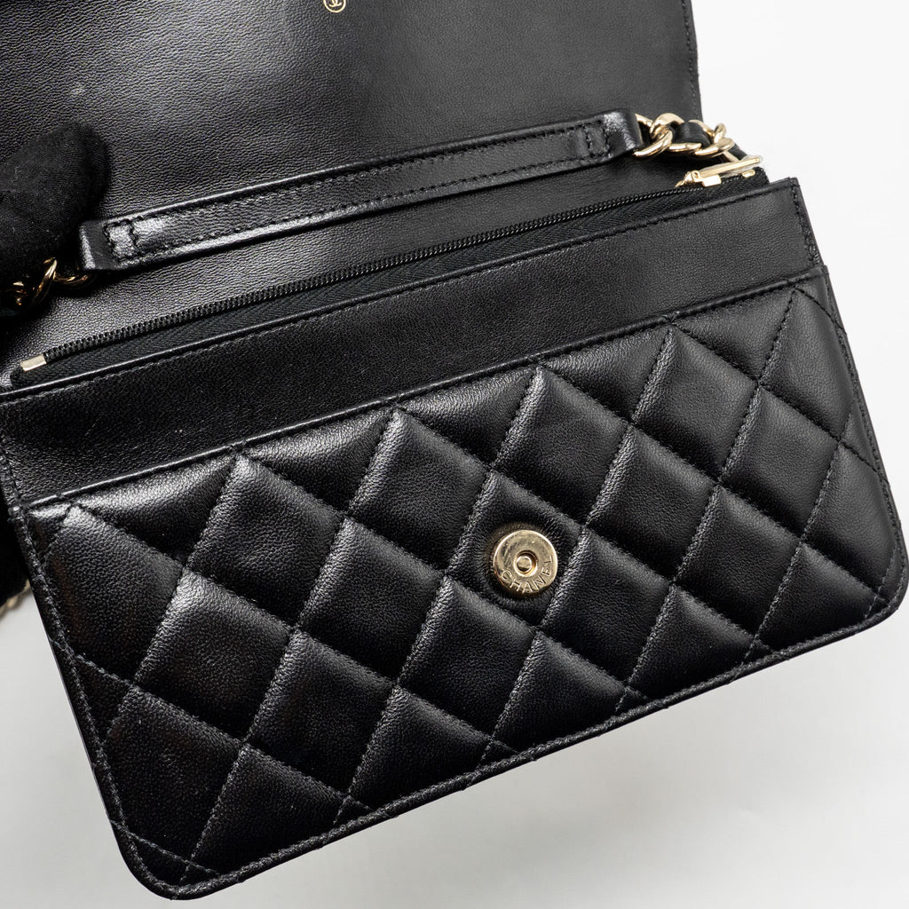 chanel-coco-charm-wallet-on-chain-lambskin-black-lghw-1