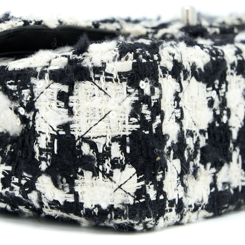 chanel-vintage-medium-classic-flap-bag-tweed-black-and-white-shw