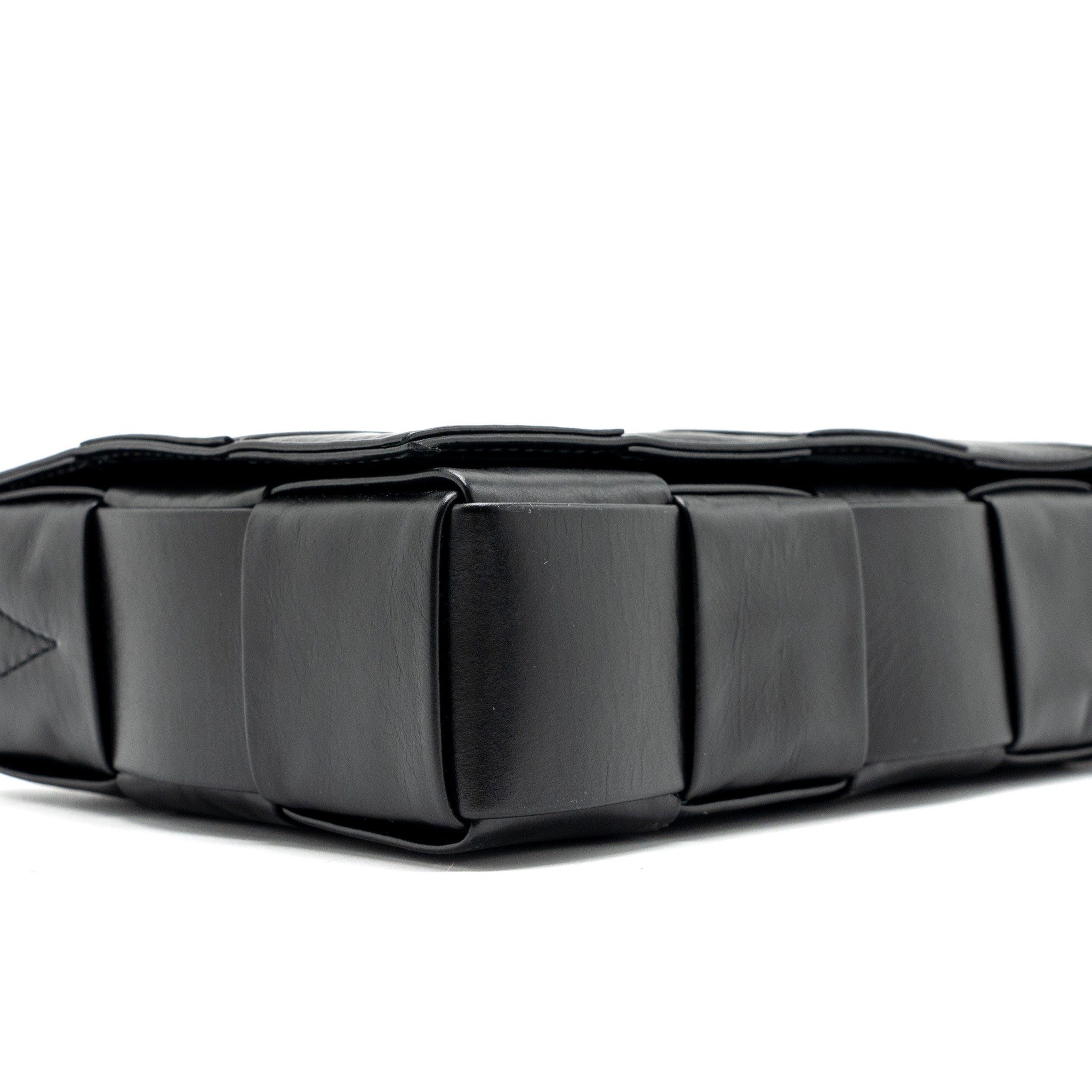 bottega-veneta-small-cassette-bag-lambskin-black-shw