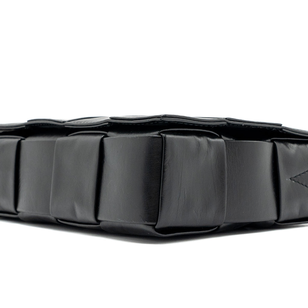 bottega-veneta-small-cassette-bag-lambskin-black-shw
