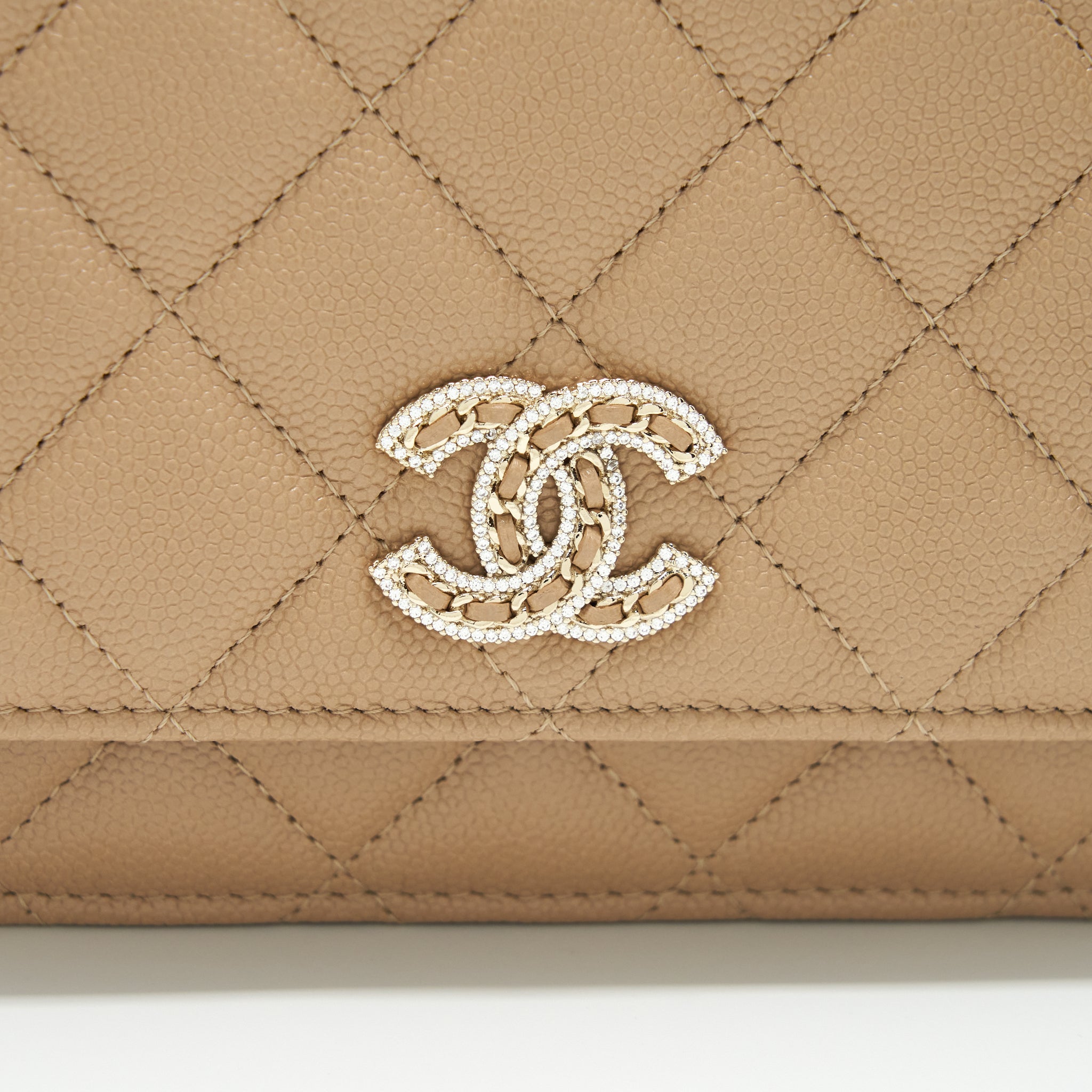 chanel-22s-detailed-logo-wallet-on-chain-caviar-dark-beige-with-lghw-microchip