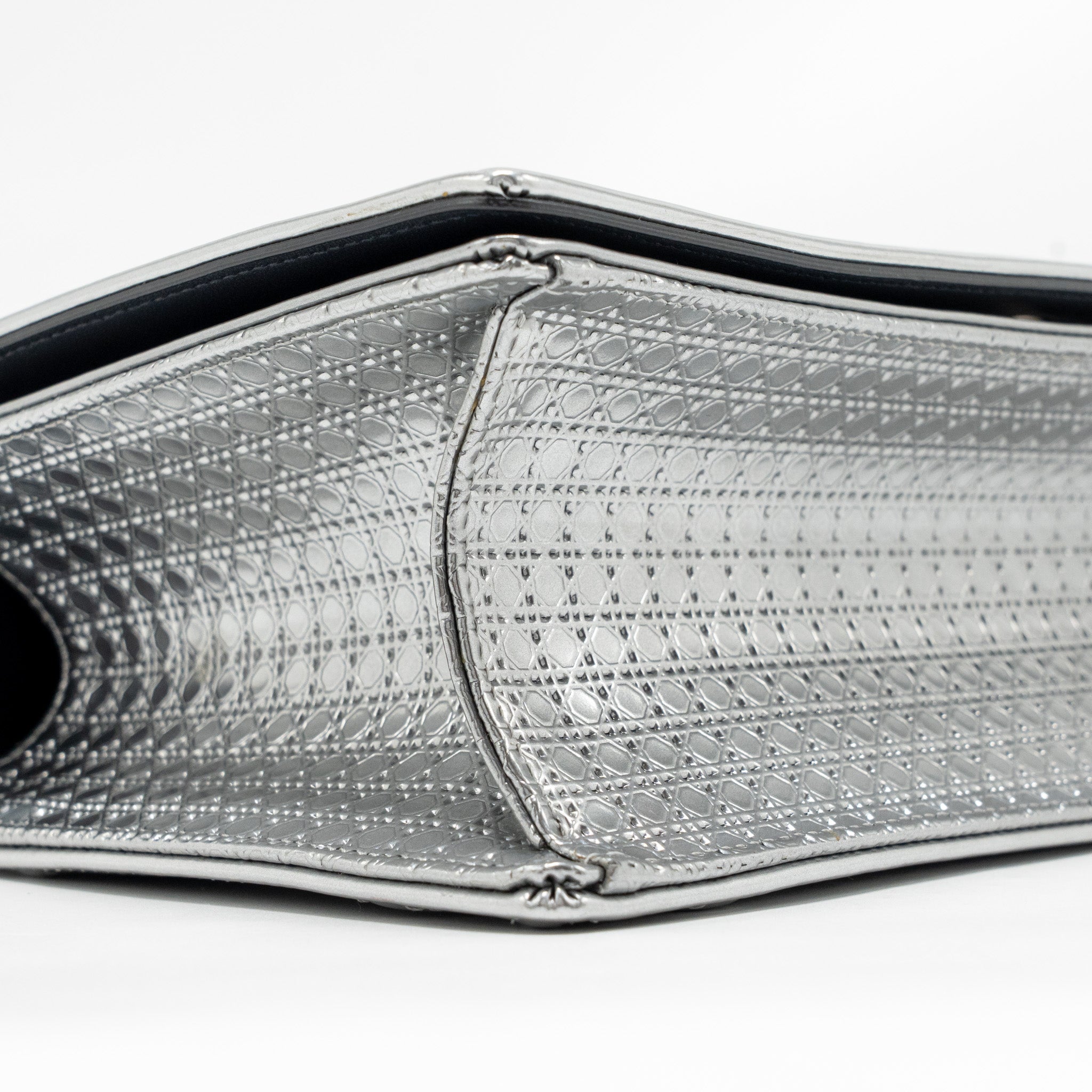 dior-diorama-flap-bag-patent-micro-cannage-leather-metallic-silver-shw