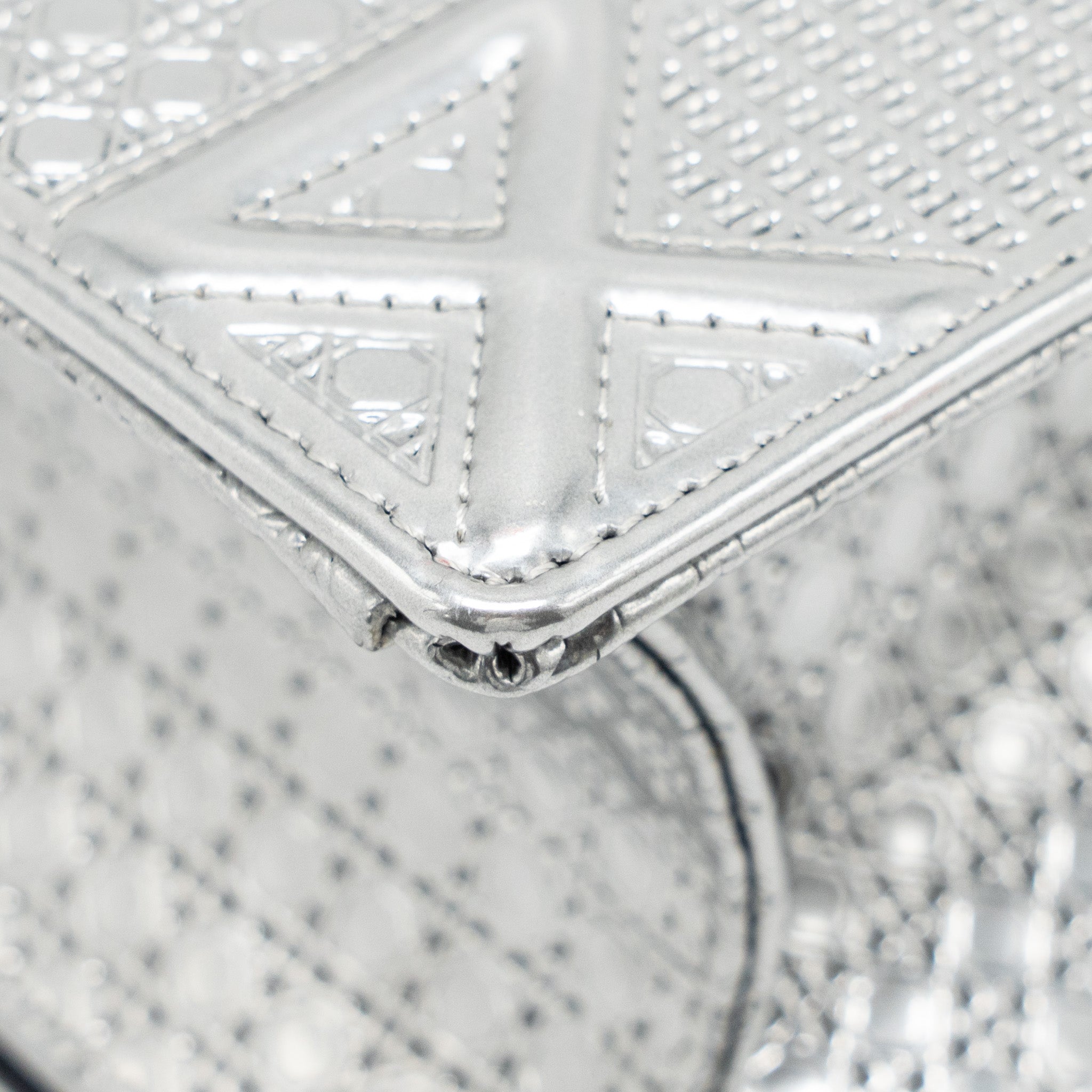 dior-diorama-flap-bag-patent-micro-cannage-leather-metallic-silver-shw