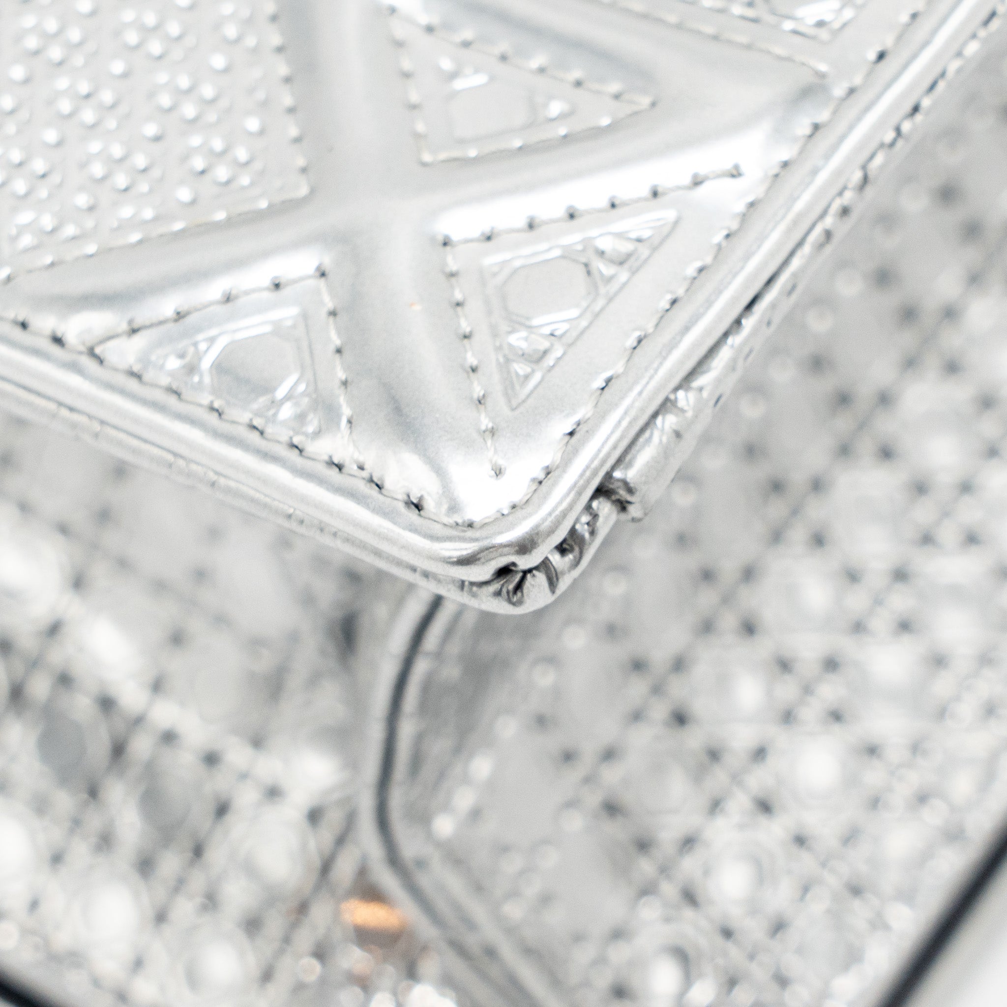 dior-diorama-flap-bag-patent-micro-cannage-leather-metallic-silver-shw