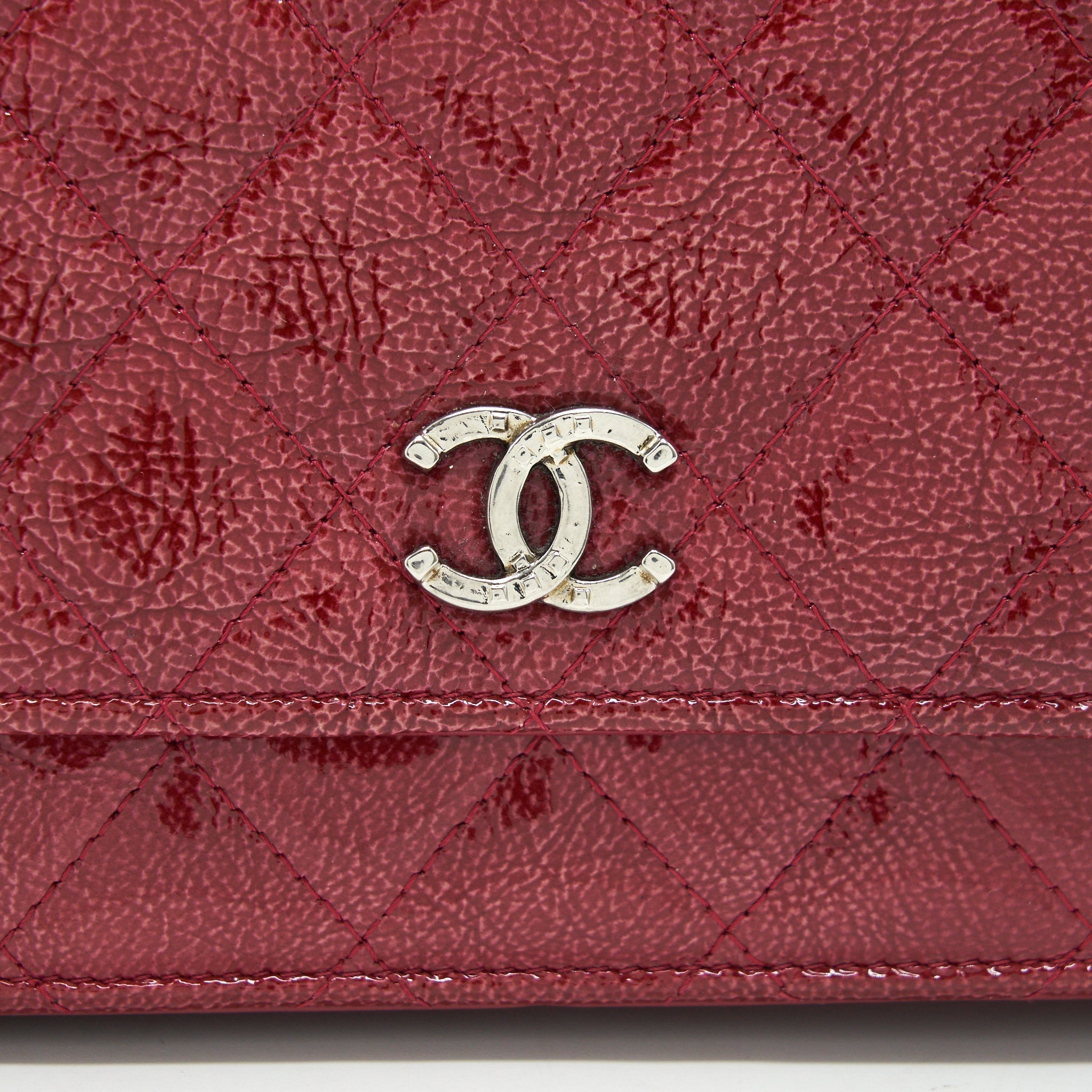 chanel-wallet-on-chain-patent-leather-red-shw