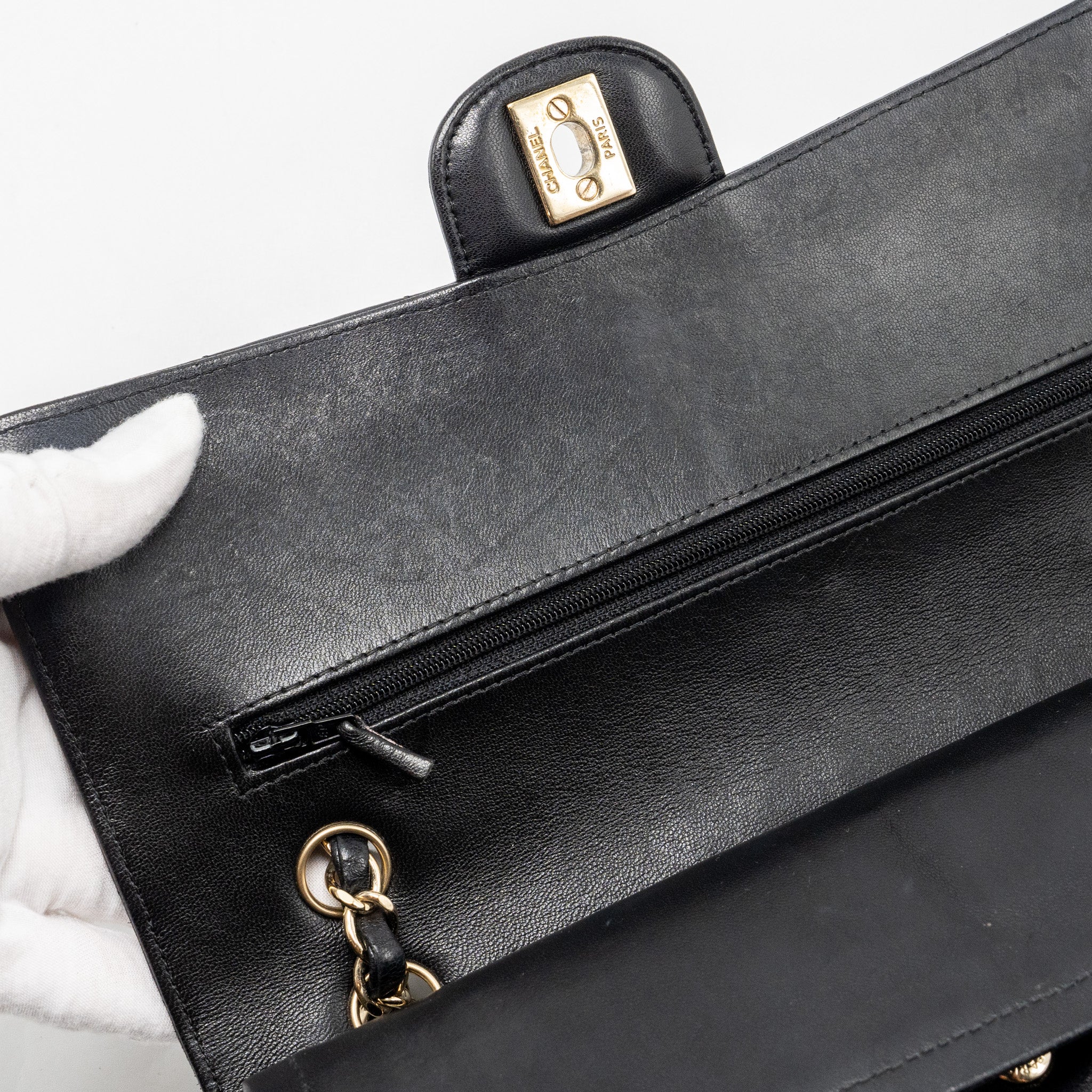 chanel-medium-classic-double-flap-bag-chevron-lambskin-black-lghw-copy-1