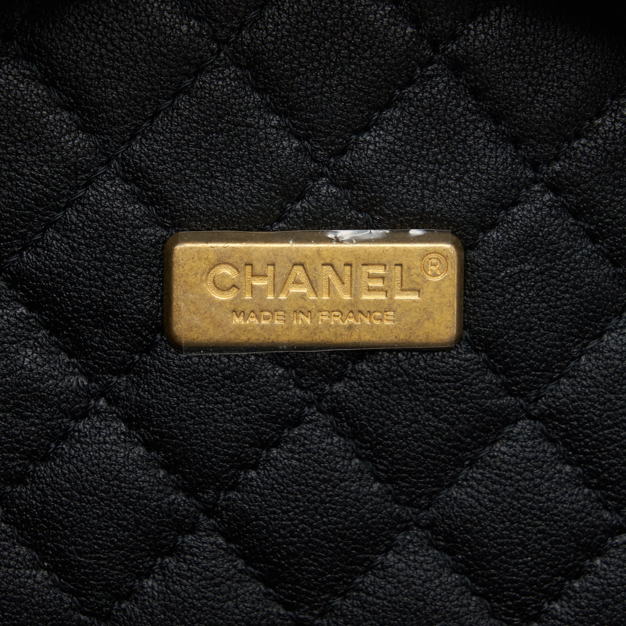 chanel-22c-small-vanity-case-beech-wood-calfskin-beige-black-with-ghw