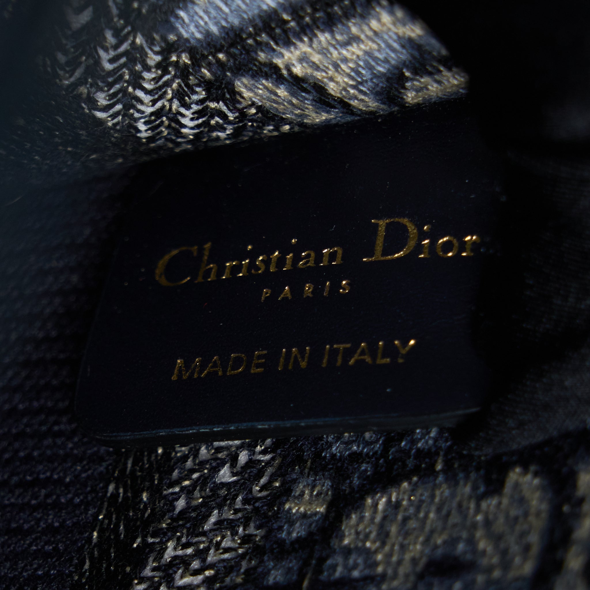 dior-mini-book-tote-blue-oblique-embriodery