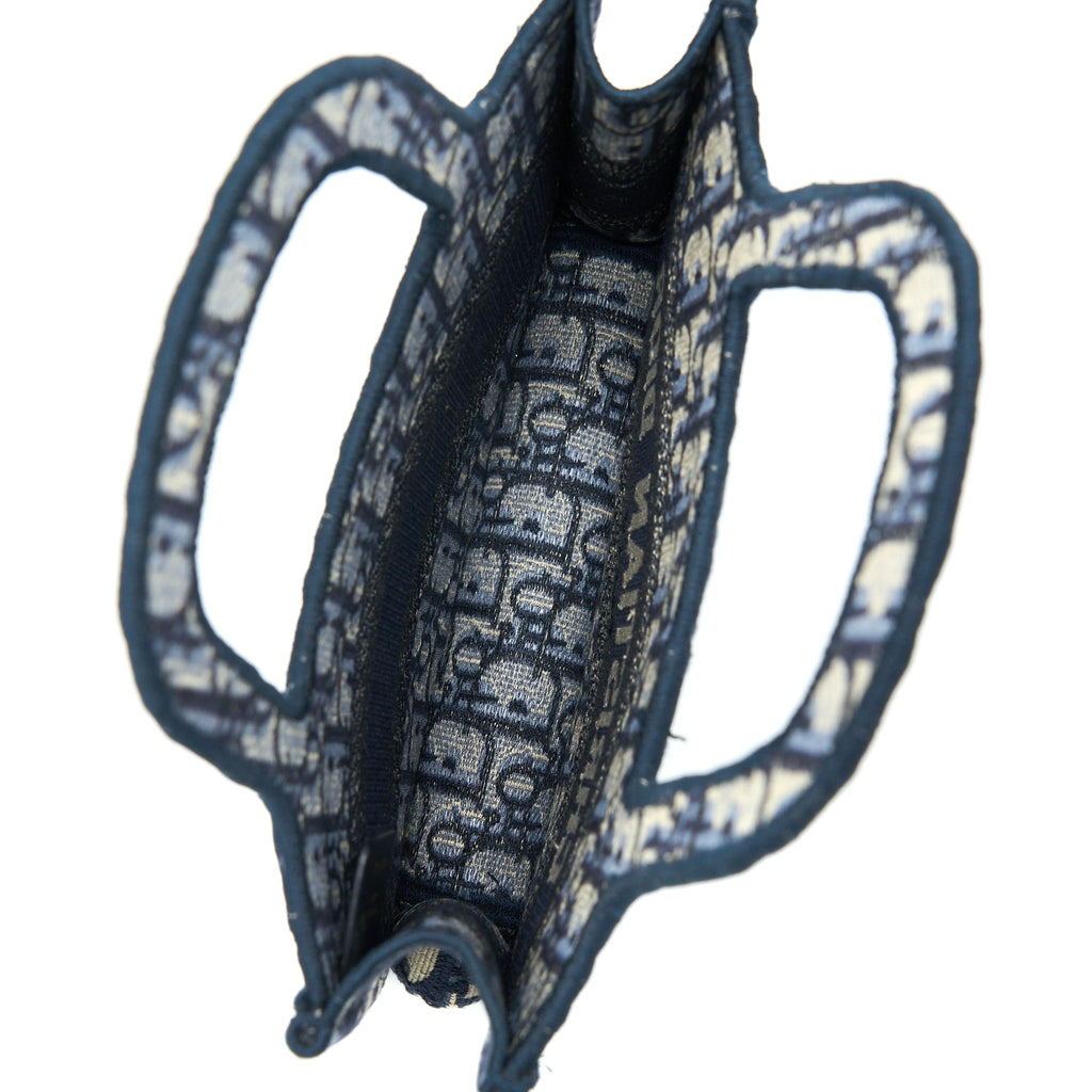 dior-mini-book-tote-blue-oblique-embriodery
