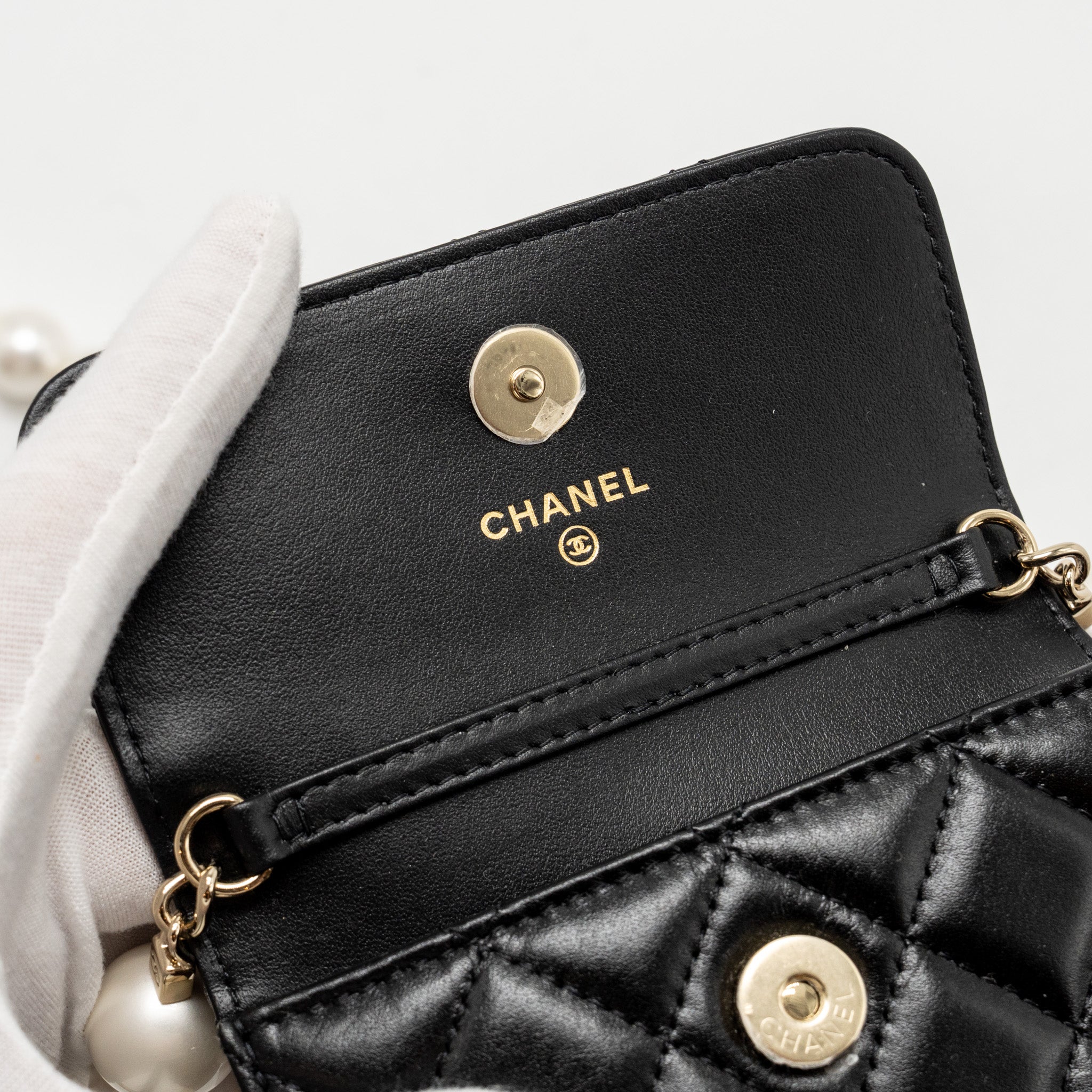 chanel-maxi-pearl-clutch-with-chain-lambskin-black-lghw