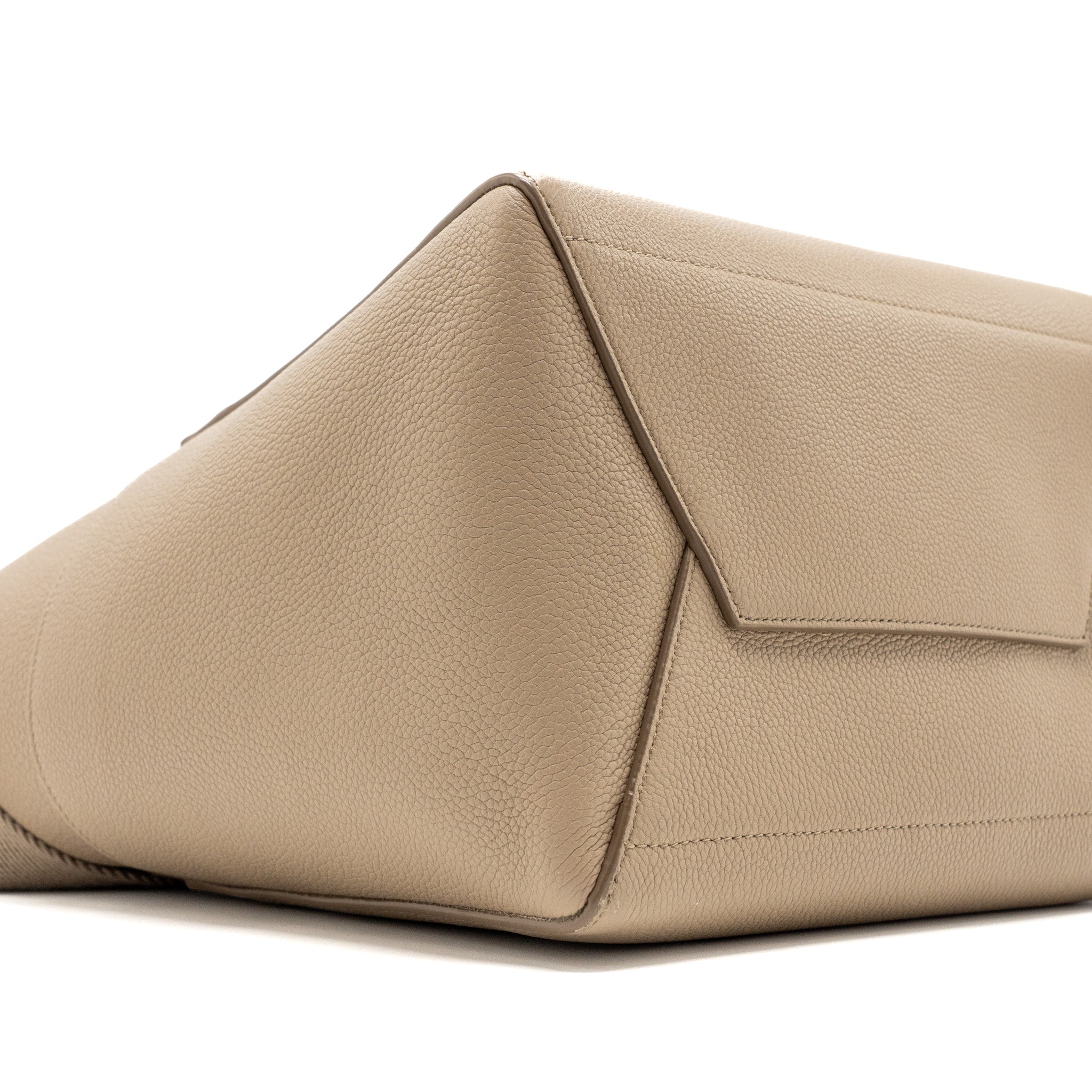 celine-sangle-bucket-bag-calfskin-light-grey-ghw