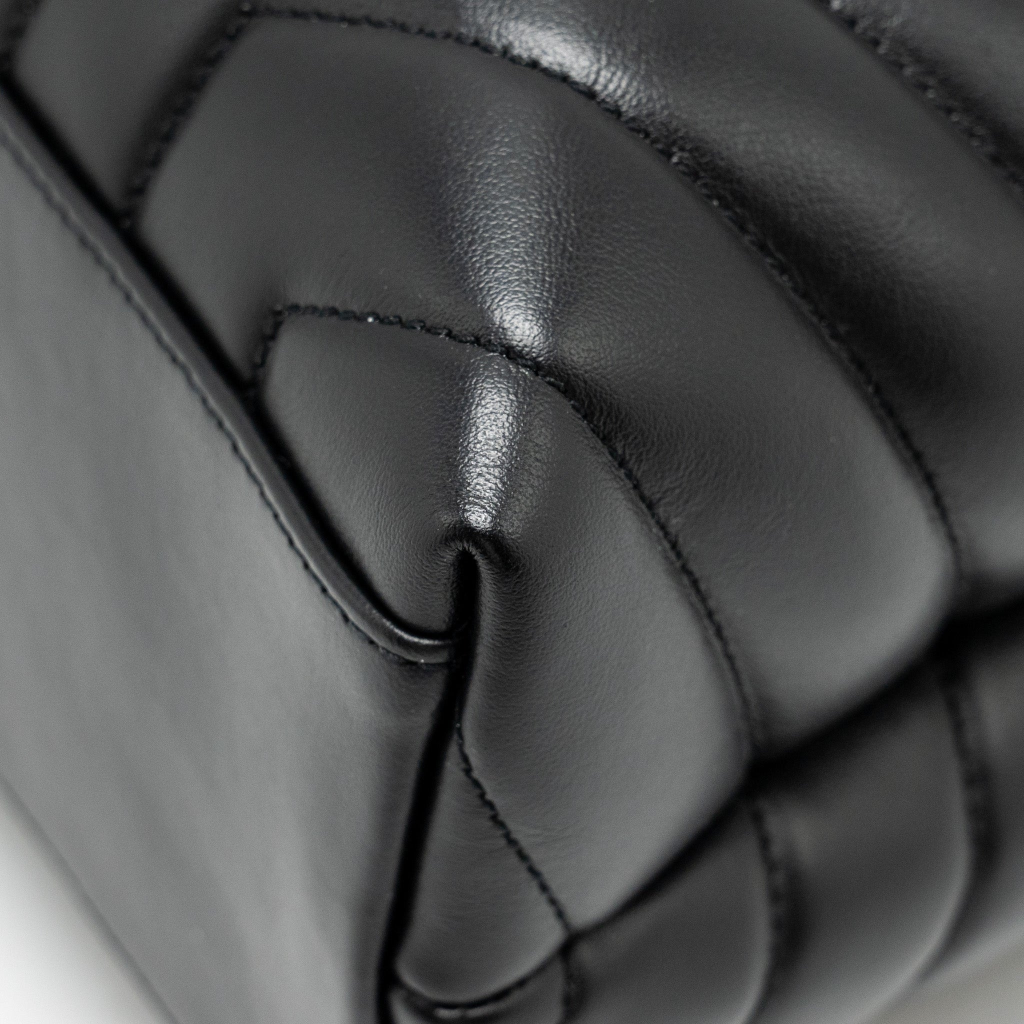 saint-laurent-medium-loulou-shoulder-bag-calfskin-black-shw