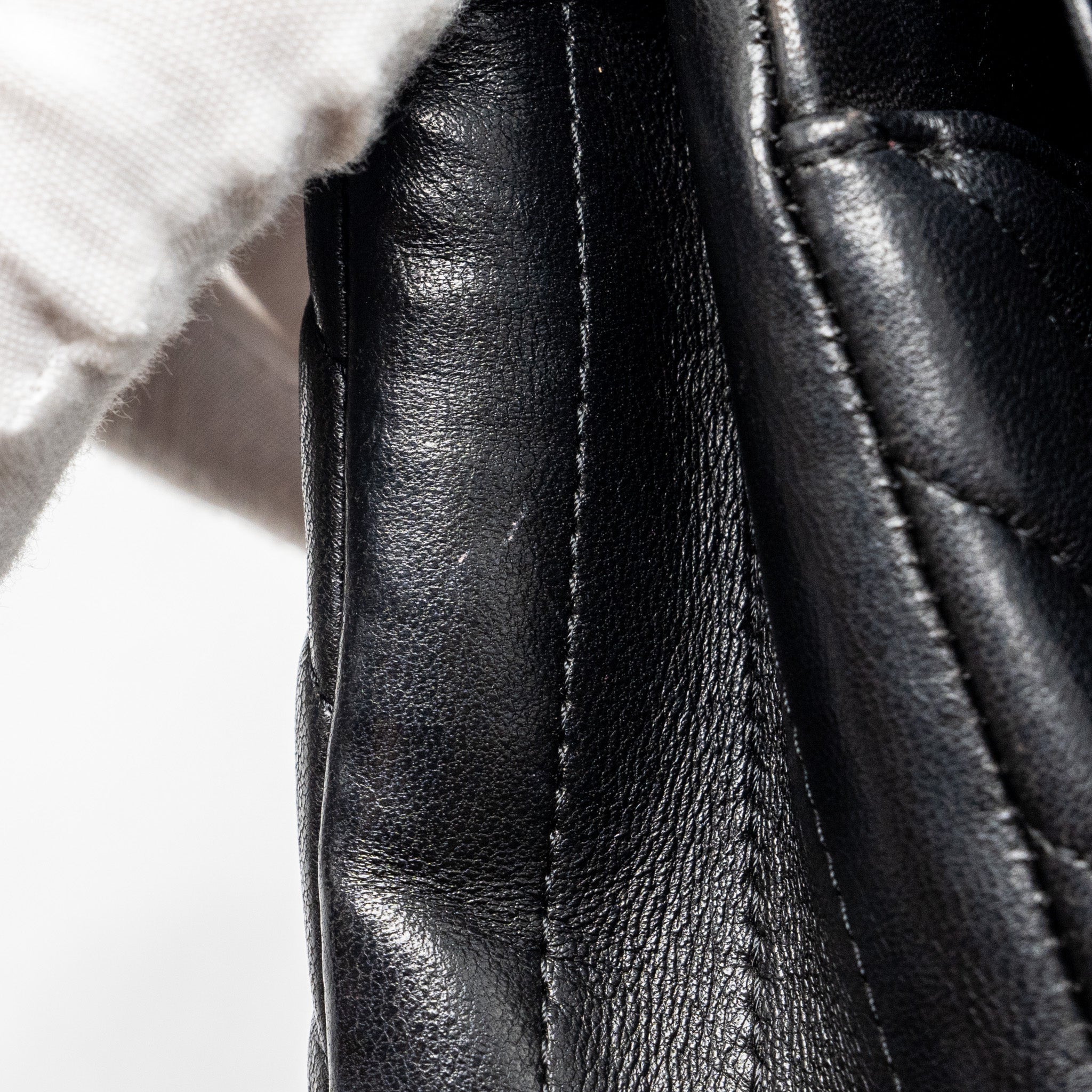 chanel-medium-classic-double-flap-bag-chevron-lambskin-black-lghw-copy-1