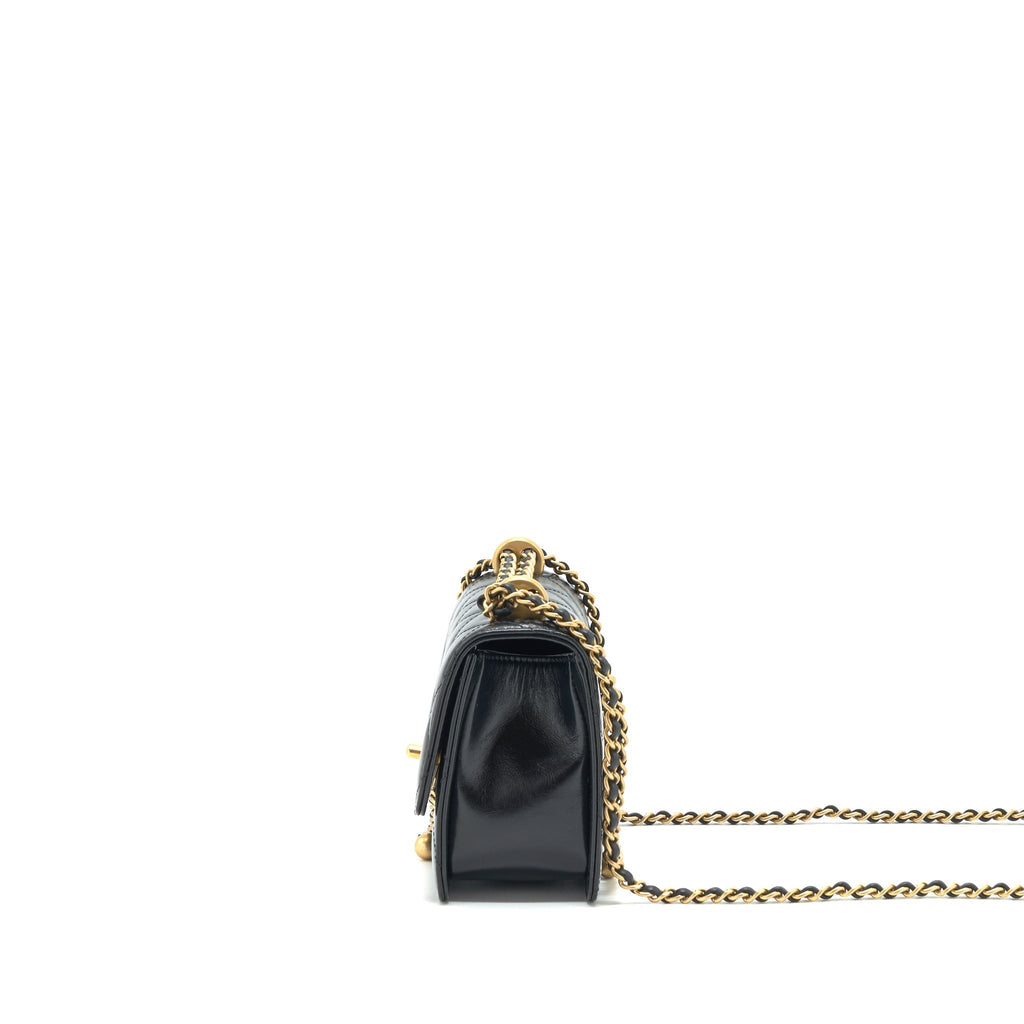 chanel-21a-gold-crush-flap-bag-calfskin-black-ghw