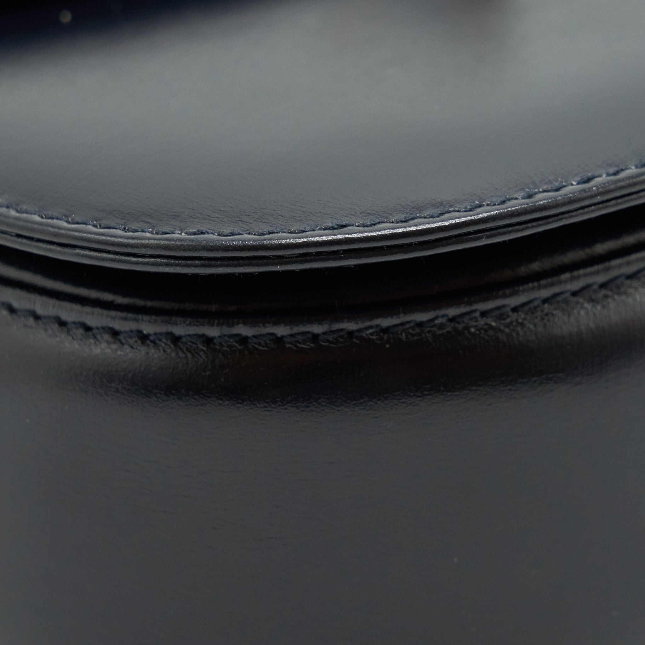 gucci-vintage-bamboo-small-top-handle-bag-black