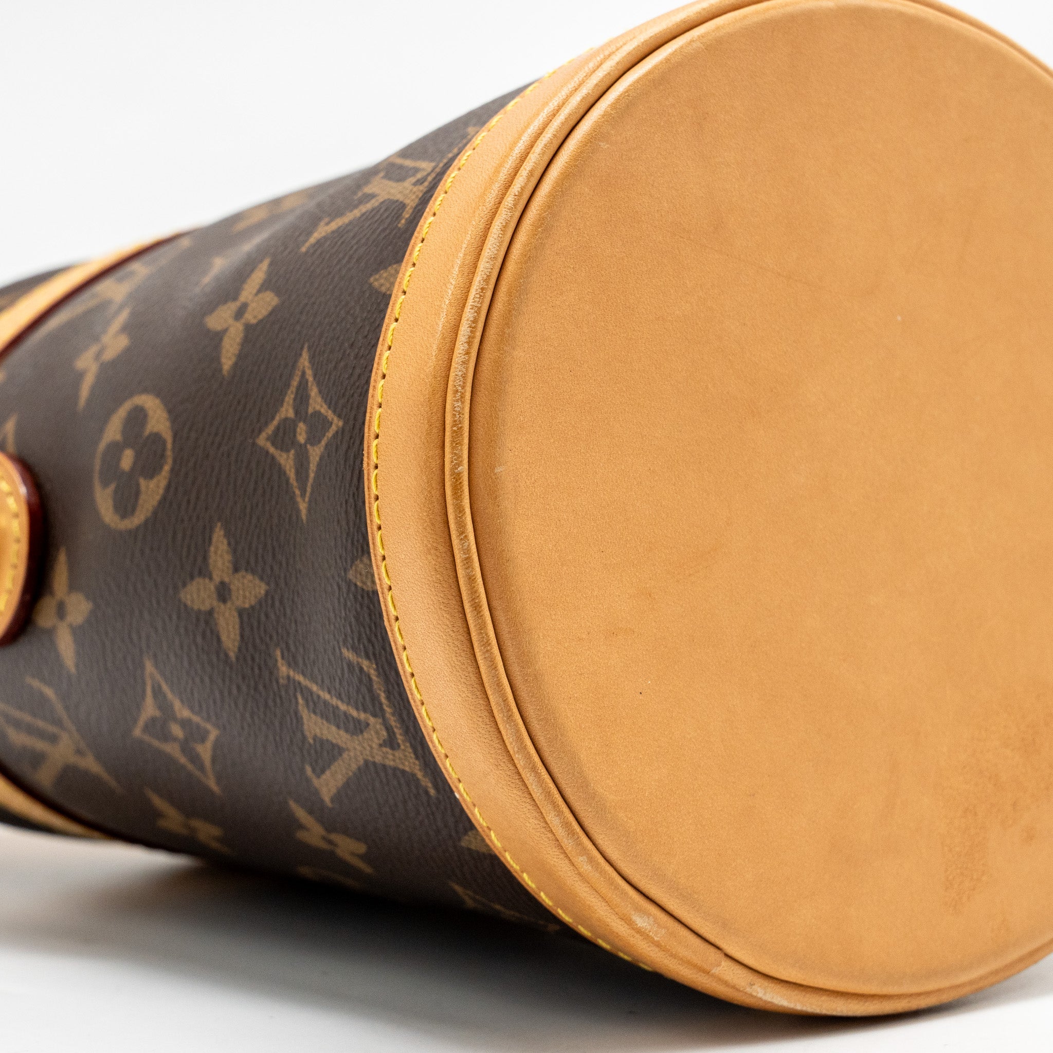 louis-vuitton-duffle-bag-monogram-canvas-2