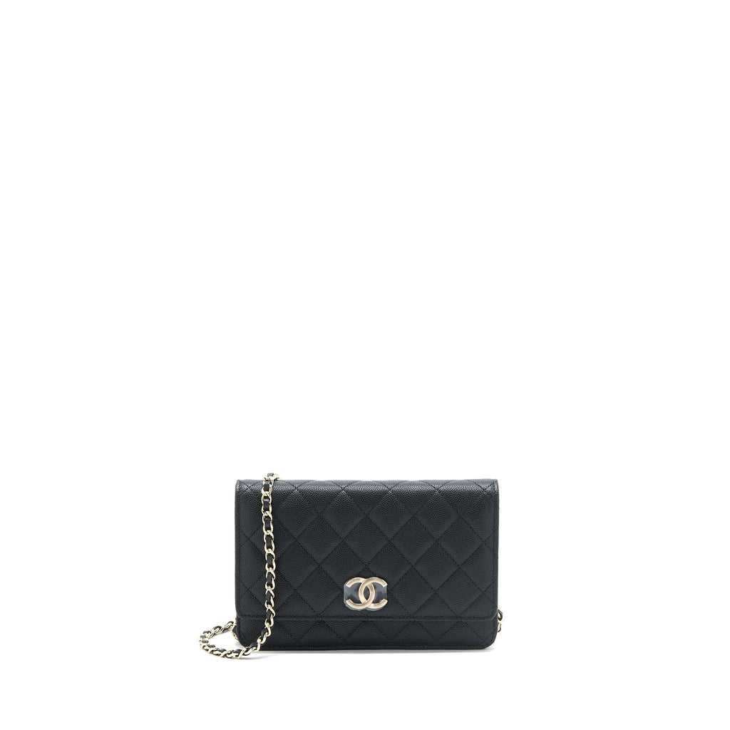 chanel-giant-cc-logo-wallet-on-chain-caviar-black-lghw-microchip-1