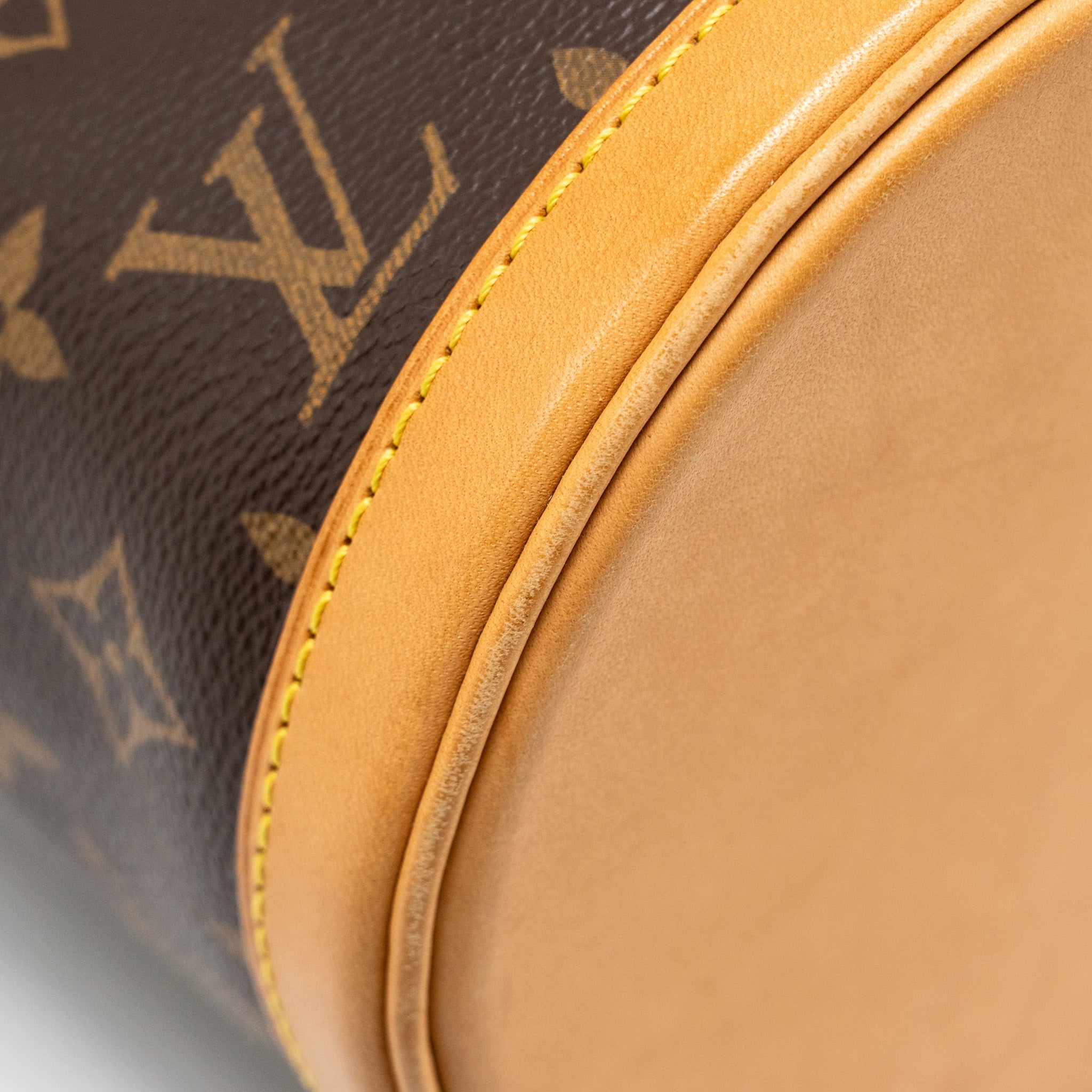 louis-vuitton-duffle-bag-monogram-canvas-2