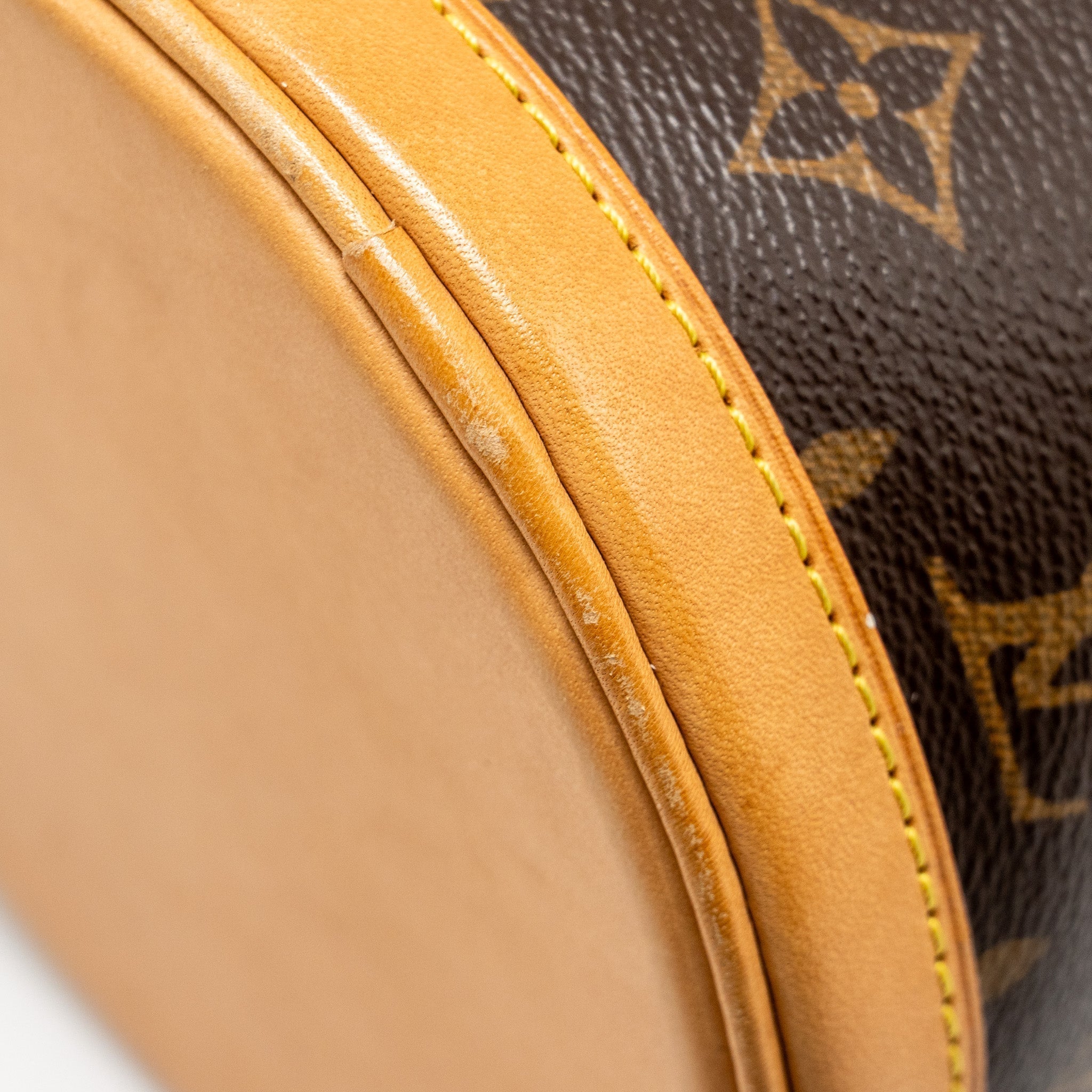louis-vuitton-duffle-bag-monogram-canvas-2