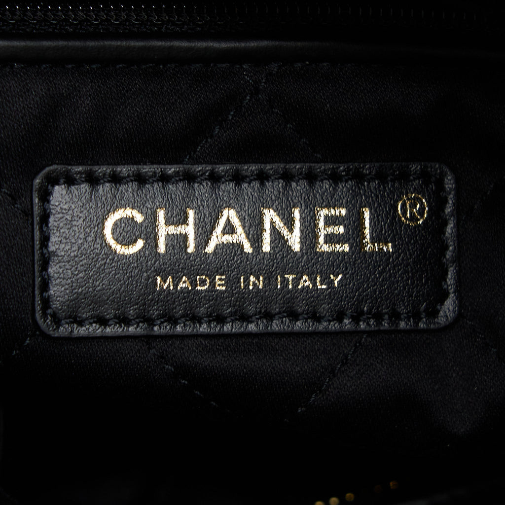 chanel-22-bag-medium-shiny-calfskin-black-ghw-microchip-1