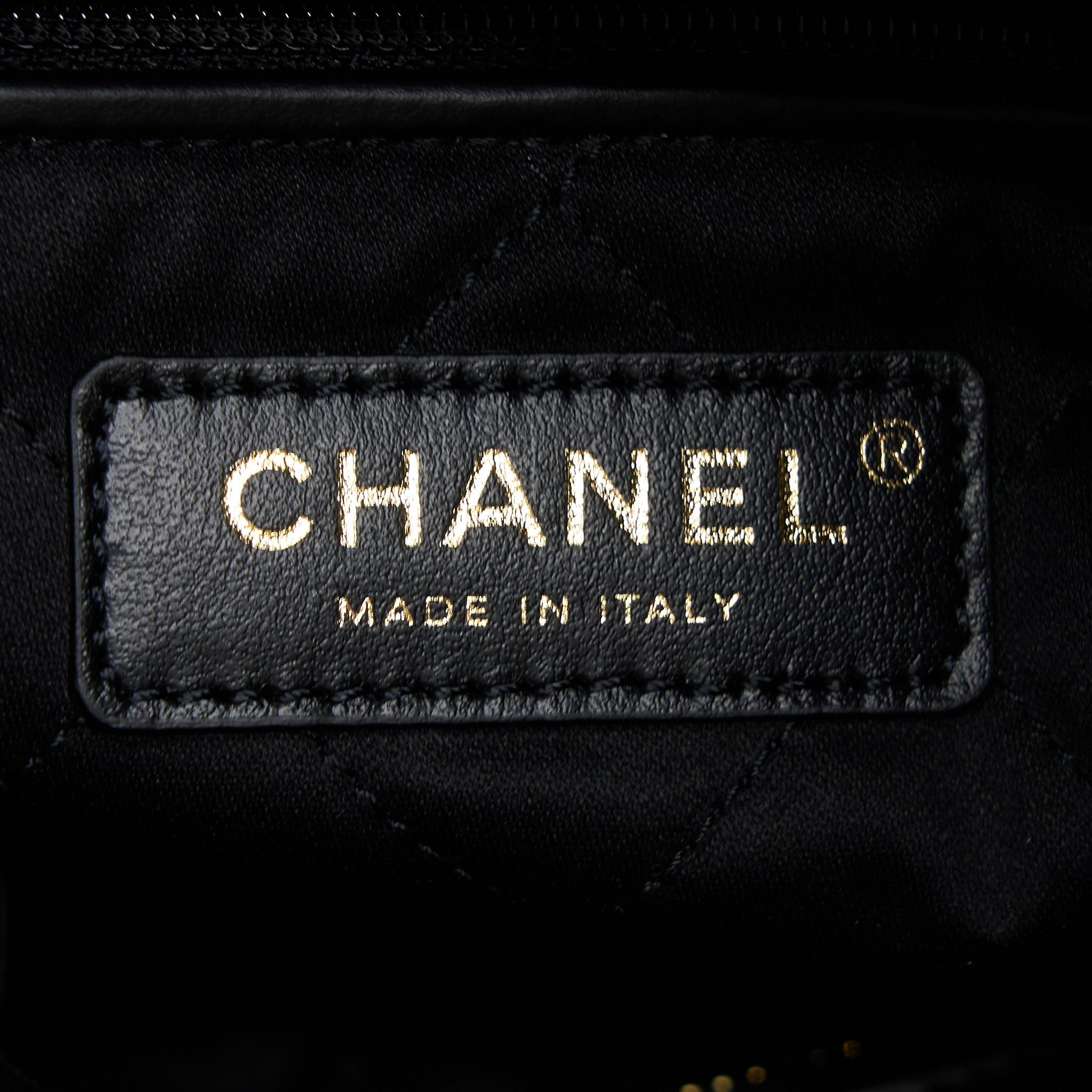 chanel-22-bag-medium-shiny-calfskin-black-ghw-microchip-1