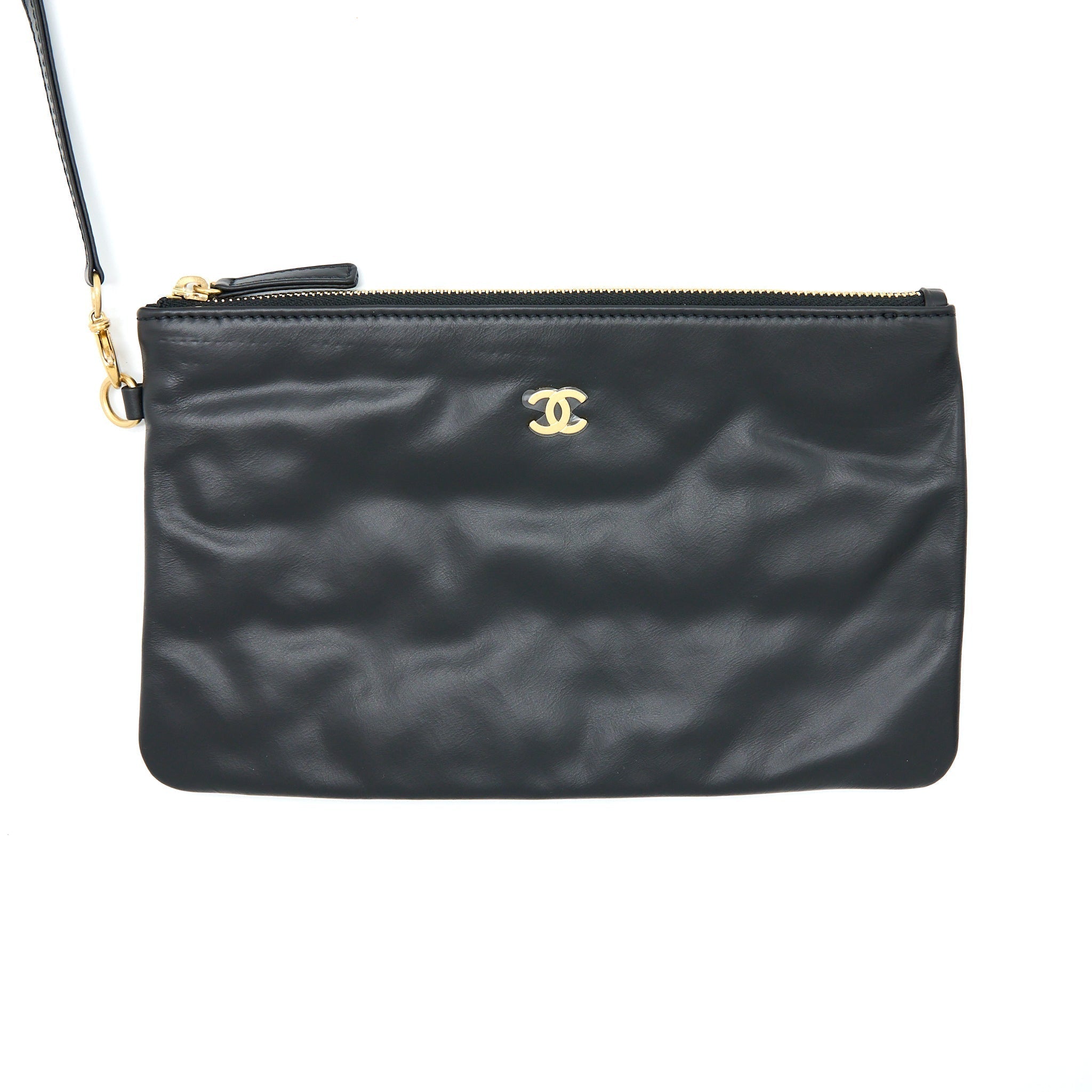 chanel-22-bag-medium-shiny-calfskin-black-ghw-microchip-1