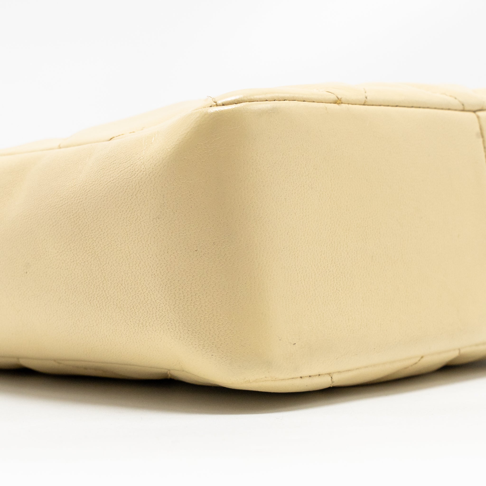 chanel-vintage-quilted-envelope-flap-bag-lambskin-beige-black-ghw